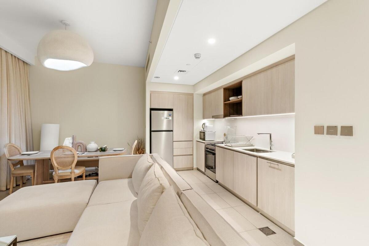 First Class 2br Refreshing Creek View Apartment