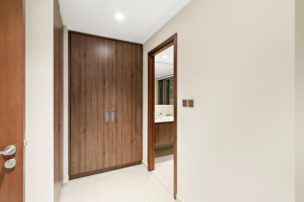 First Class 2br Refreshing Creek View * Dubai