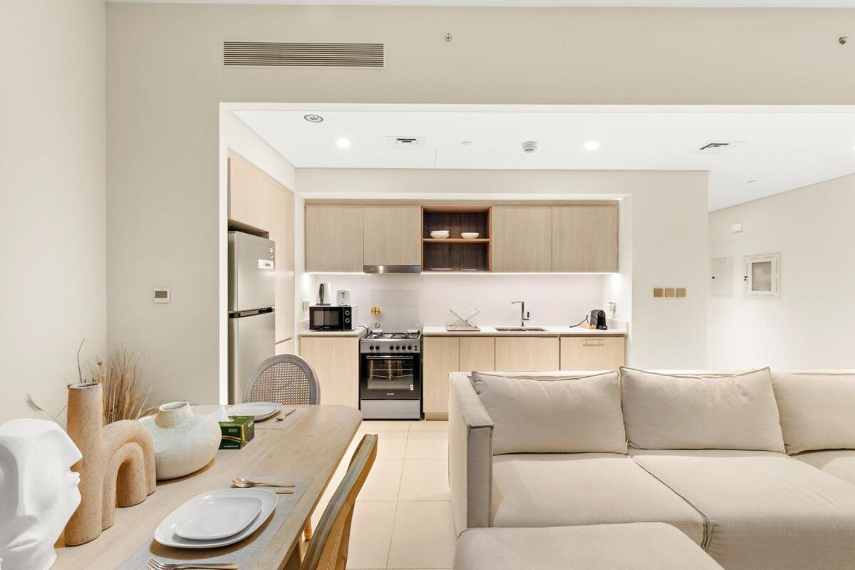 First Class 2br Refreshing Creek View Apartment *