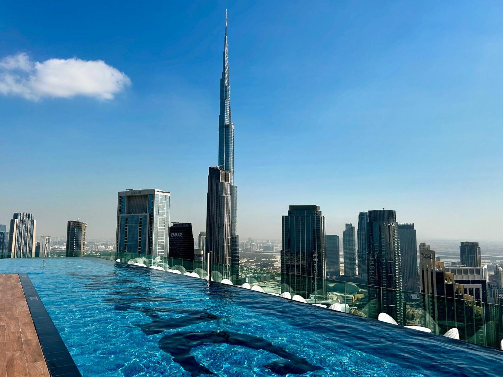 Apartment Downtown Skyline & Burj Khalifa Views *