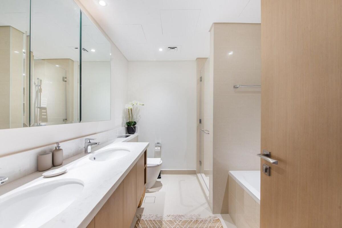 Stylish Cozy 3-bedroom With Harbour Views In Creek Harbour