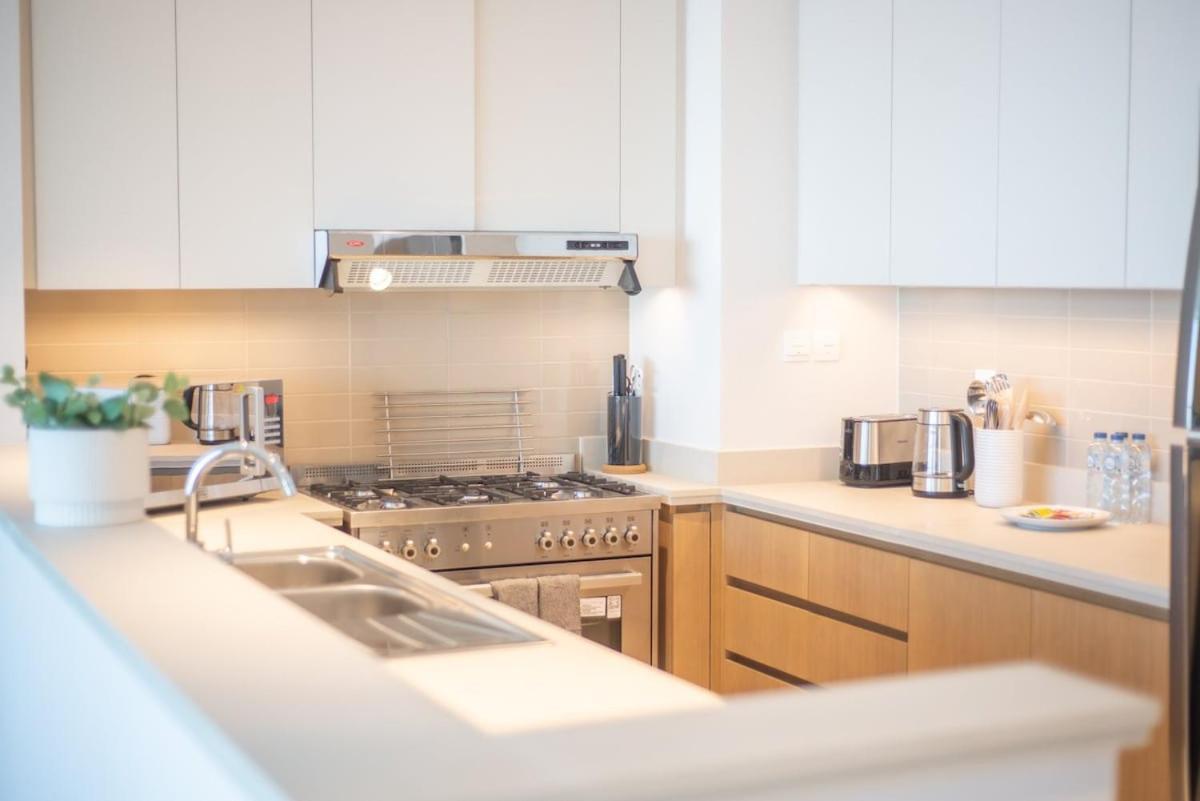 Stylish Cozy 3-bedroom With Harbour Views In Creek Harbour Apartment Dubai