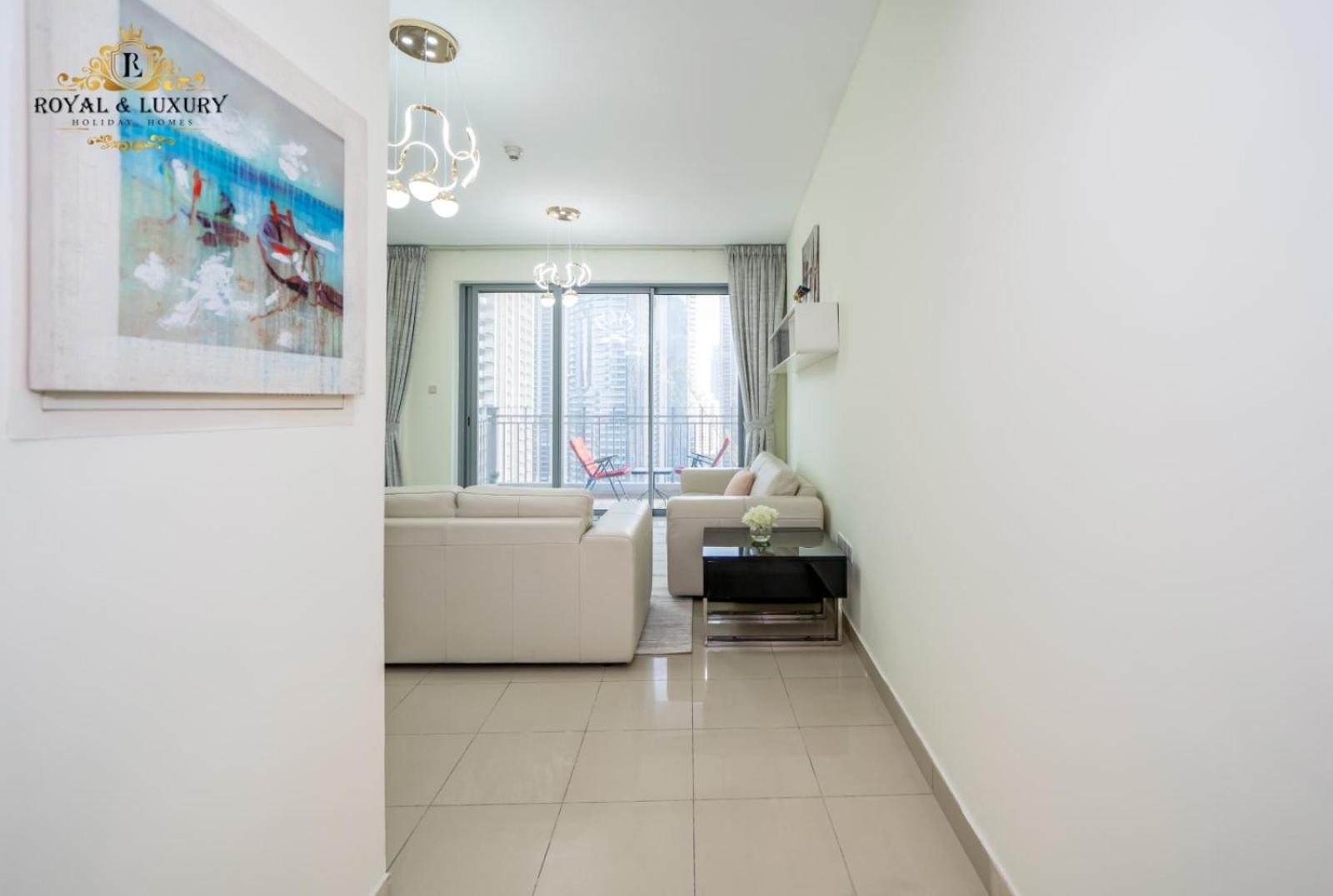 Chic 1-bedroom Haven In Standpoint A Tower, Downtown Apartment Dubai
