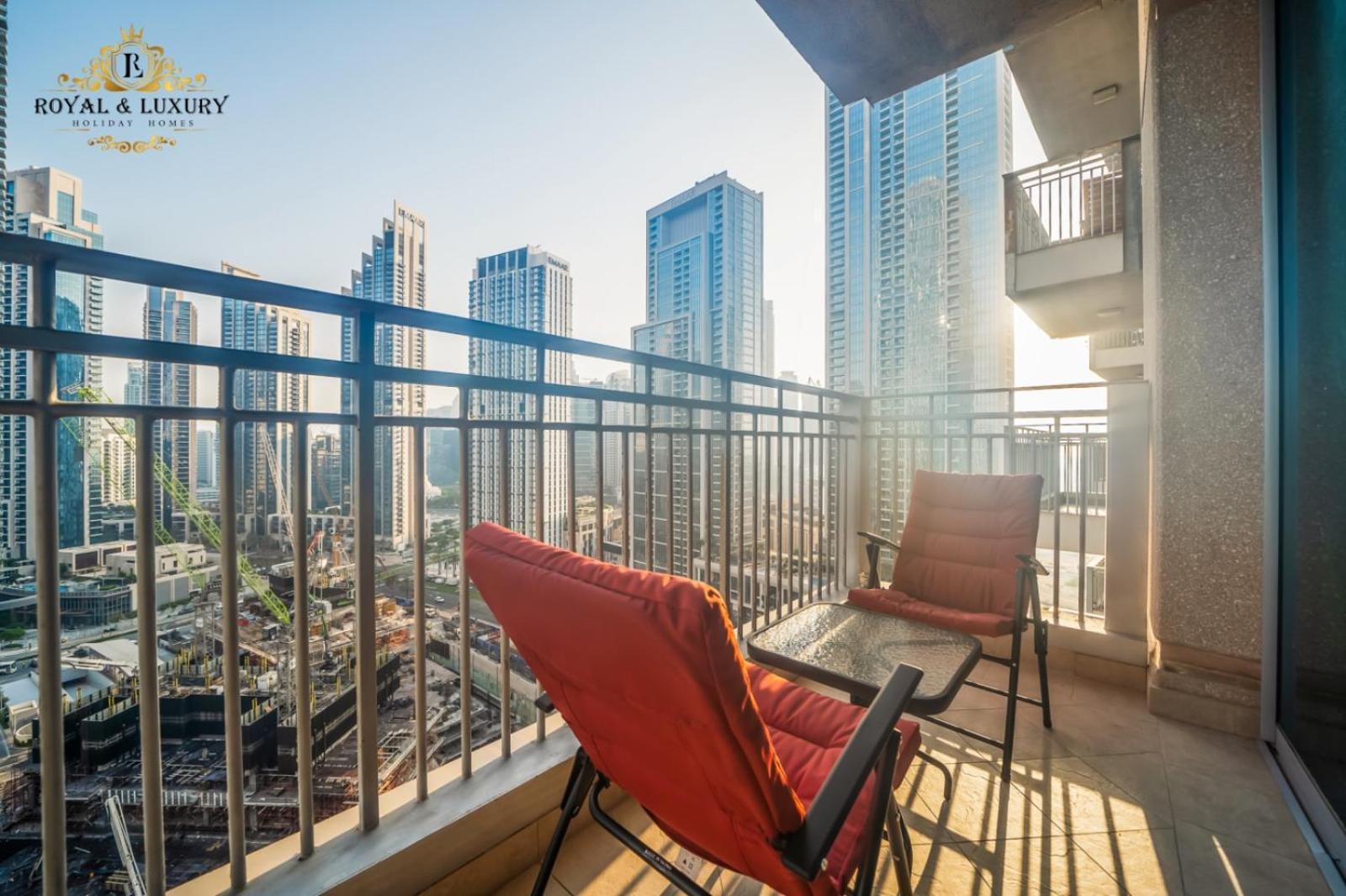 Chic 1-bedroom Haven In Standpoint A Tower, Downtown Apartment *