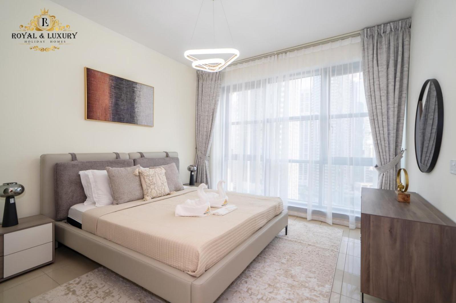 Chic 1-bedroom Haven In Standpoint A Tower, Downtown Dubai