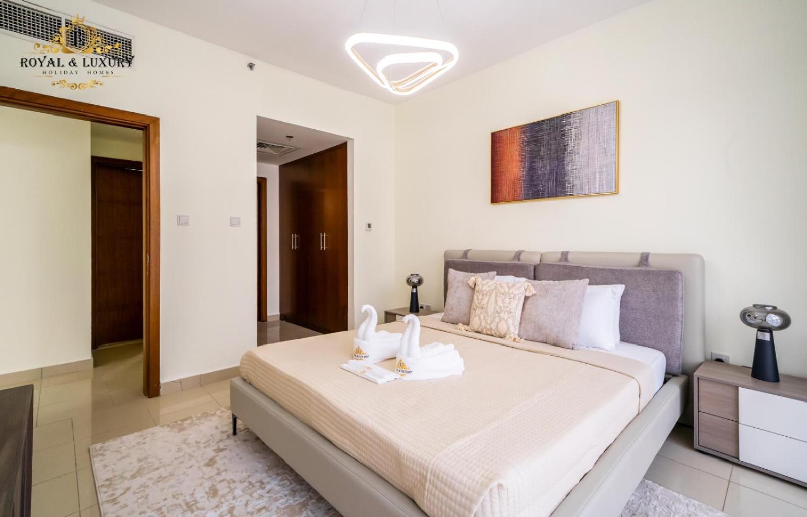 Apartment Chic 1-bedroom Haven In Standpoint A Tower, Downtown Dubai