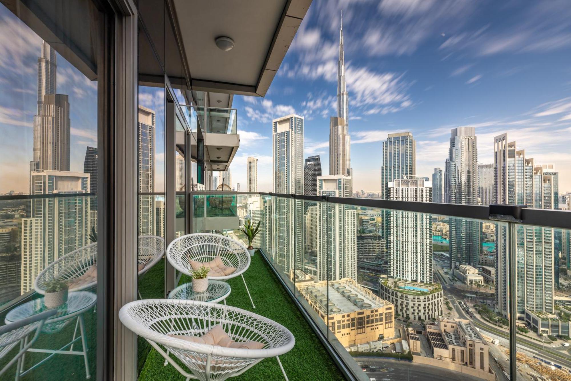 Downtown Skyline & Burj Khalifa Views