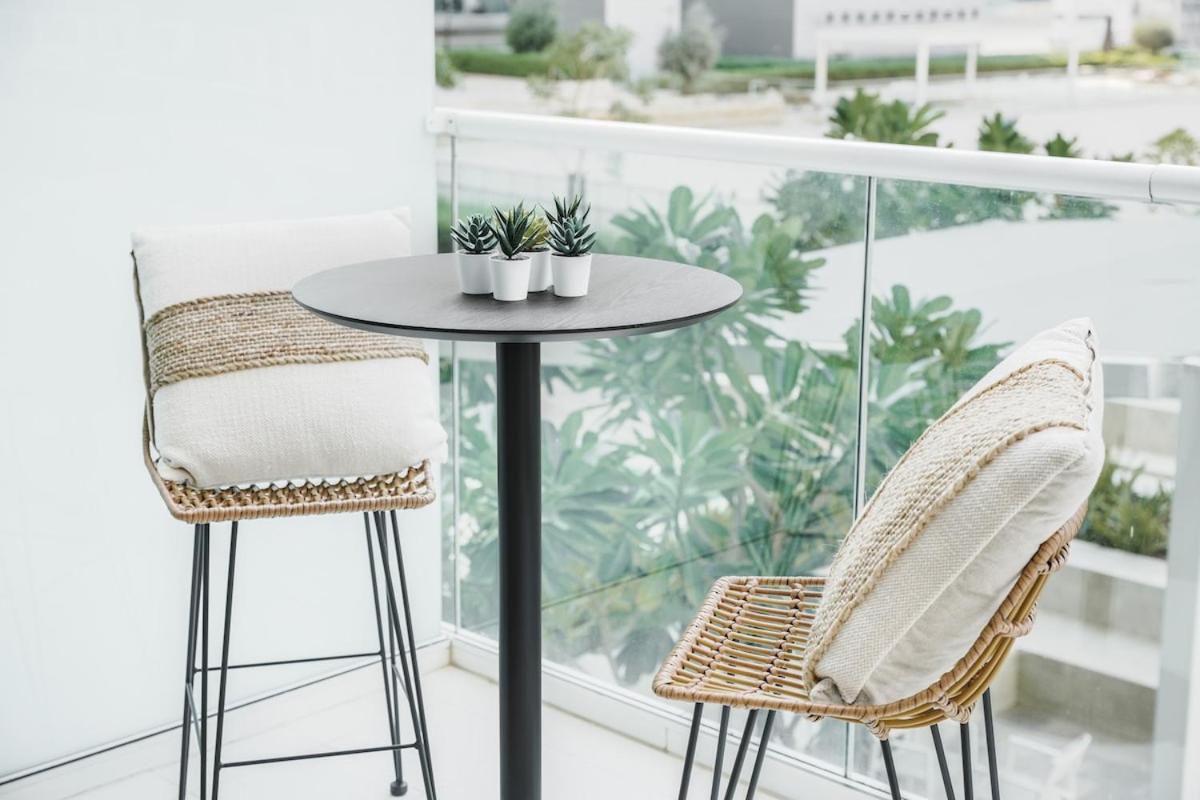 Bali-inspired 1-bedroom For 4 In Business Bay Apartment Dubai