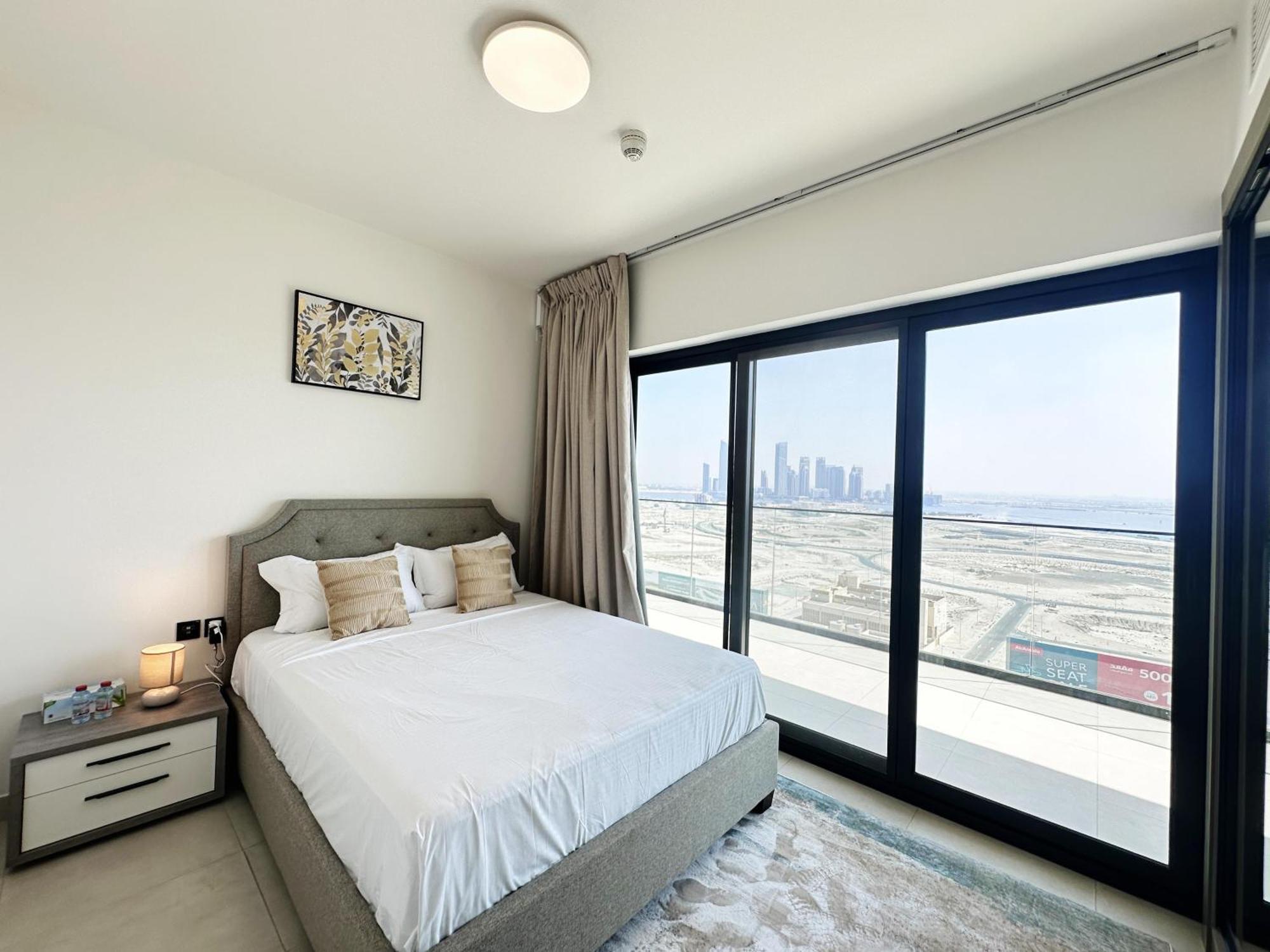 Apartment Stylish 3-bedroom With Scenic Views At Binghatti Creek Dubai