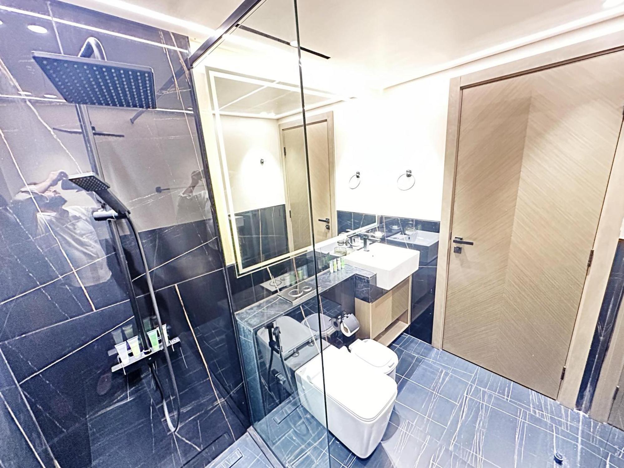 Apartment Stylish 3-bedroom With Scenic Views At Binghatti Creek Dubai