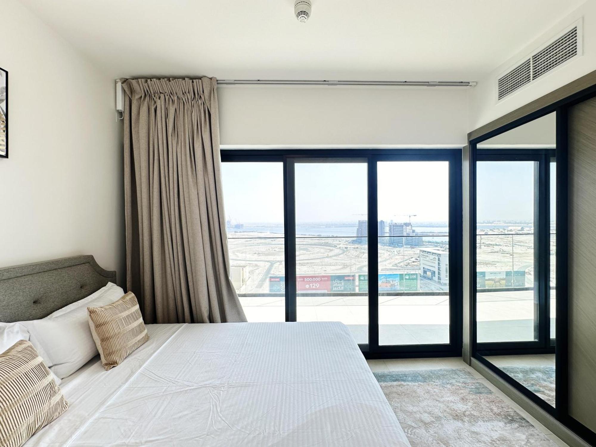 Stylish 3-bedroom With Scenic Views At Binghatti Creek Apartment
