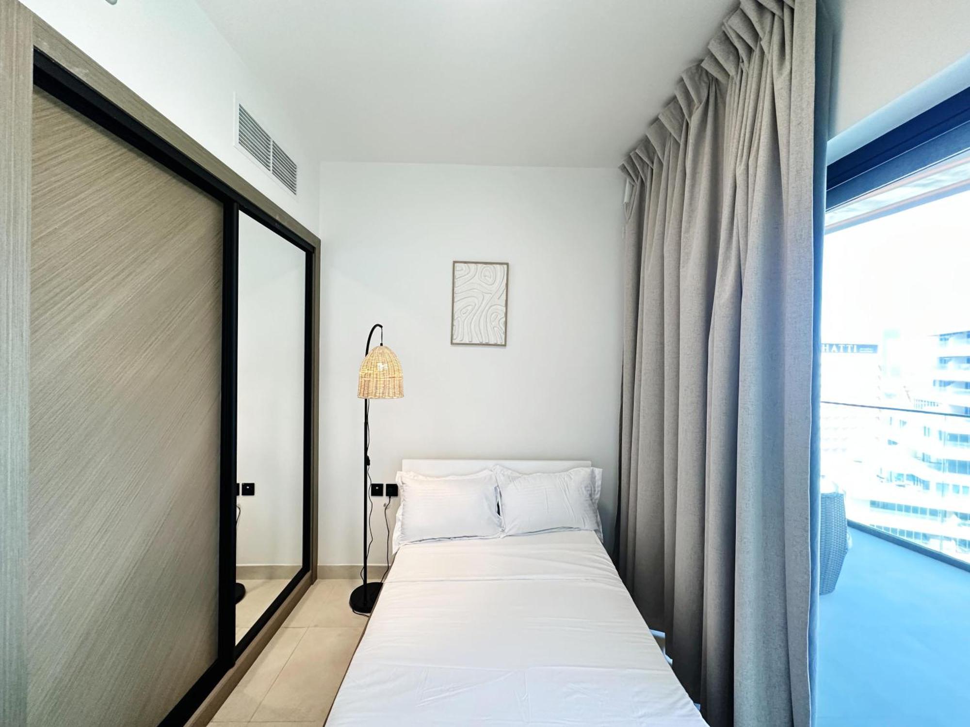Apartment Stylish 3-bedroom With Scenic Views At Binghatti Creek