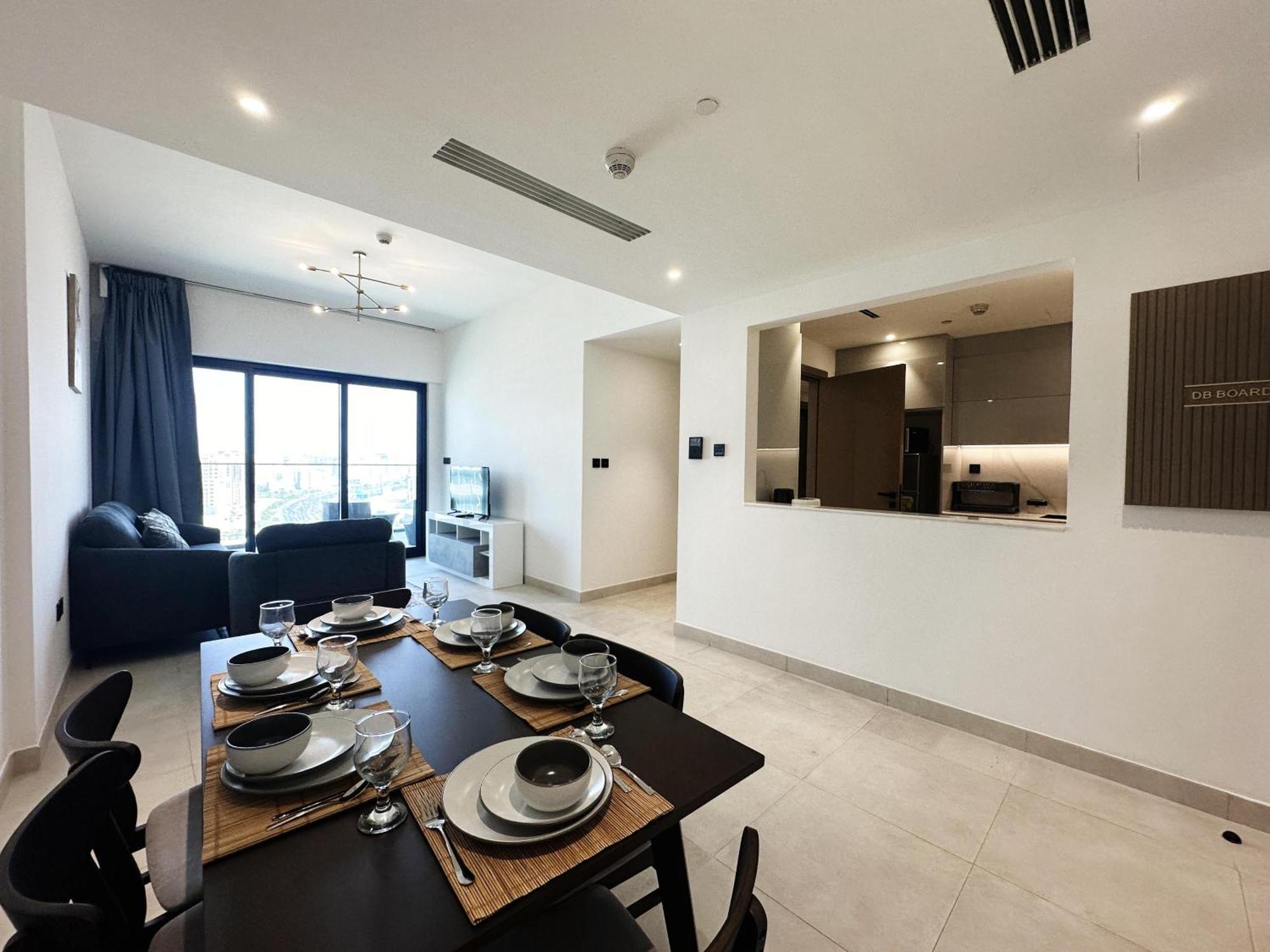 Stylish 3-bedroom With Scenic Views At Binghatti Creek *