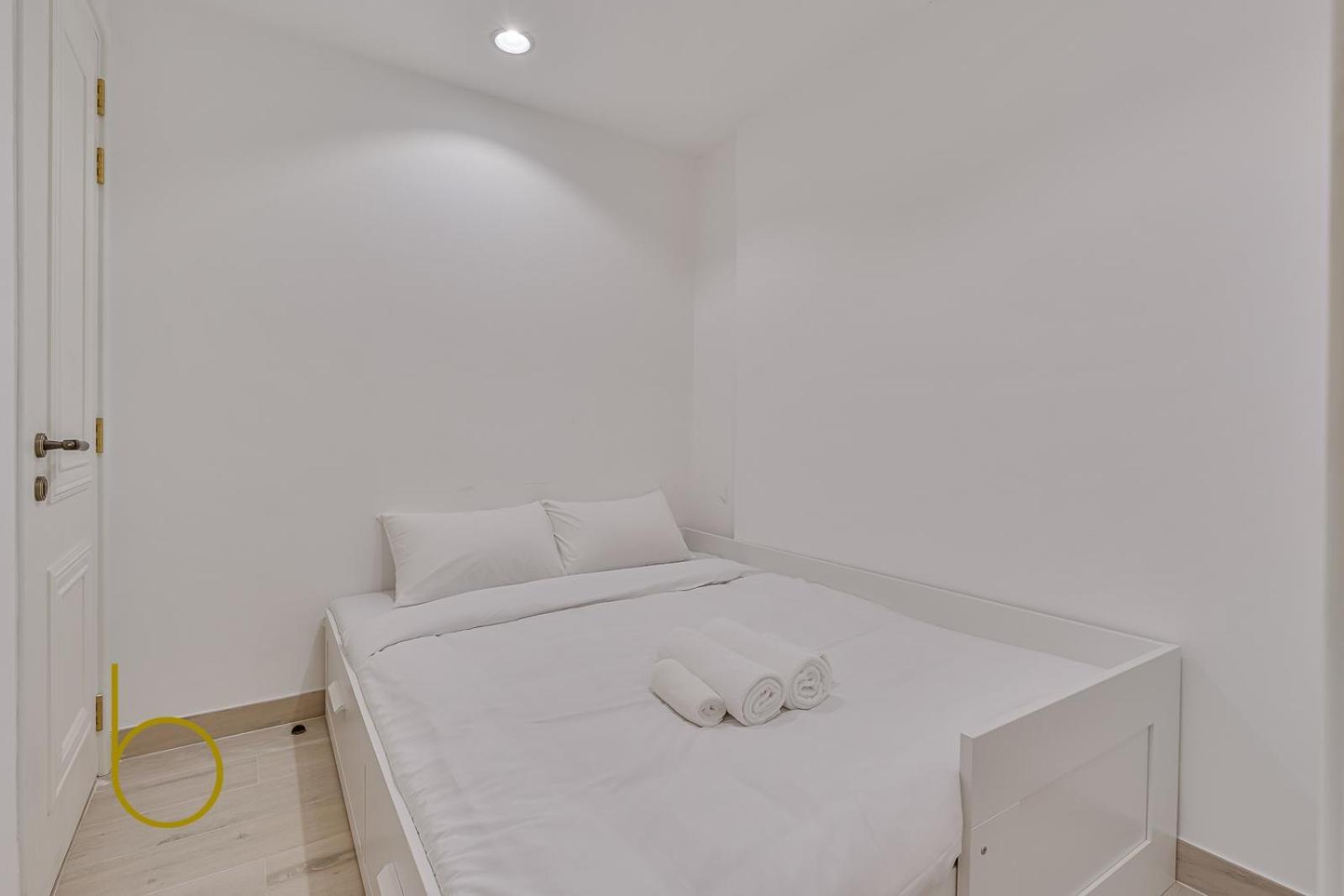 Apartment Brand New Beautiful & Huge Centrally Located