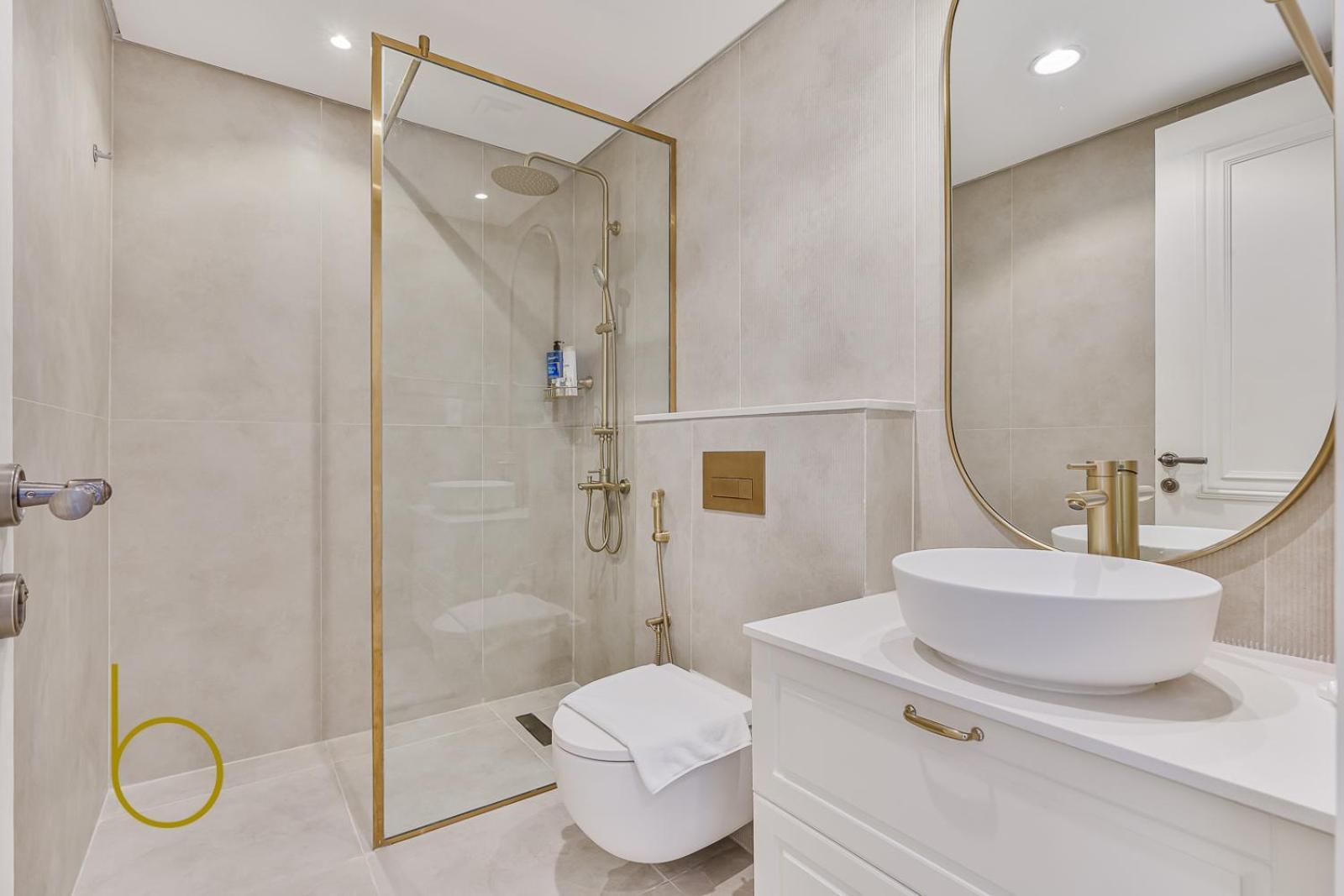 Brand New Beautiful & Huge Centrally Located Apartment