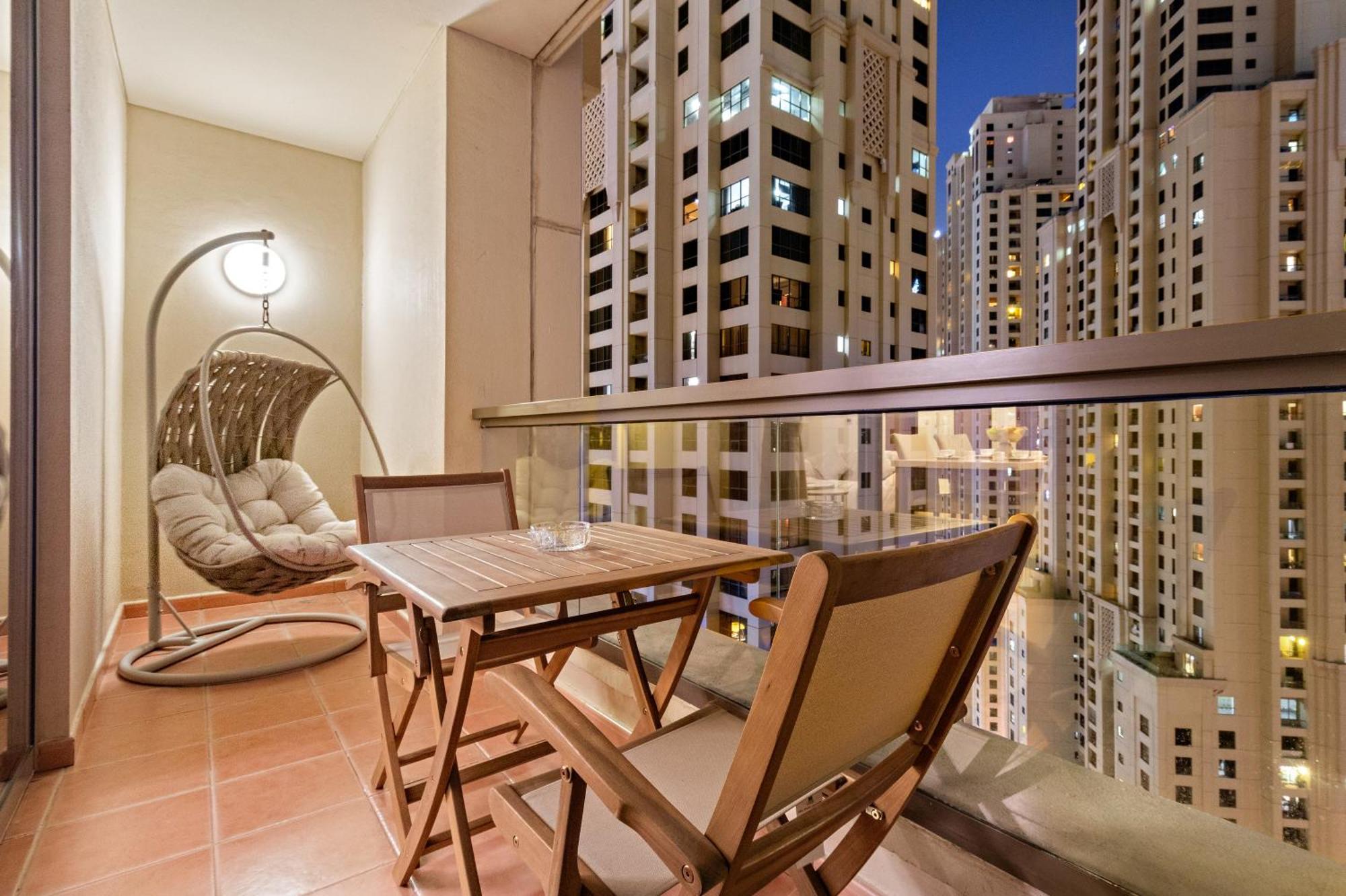 Luxe 2br With Marina View In Jbr And Walk To The Apartment *