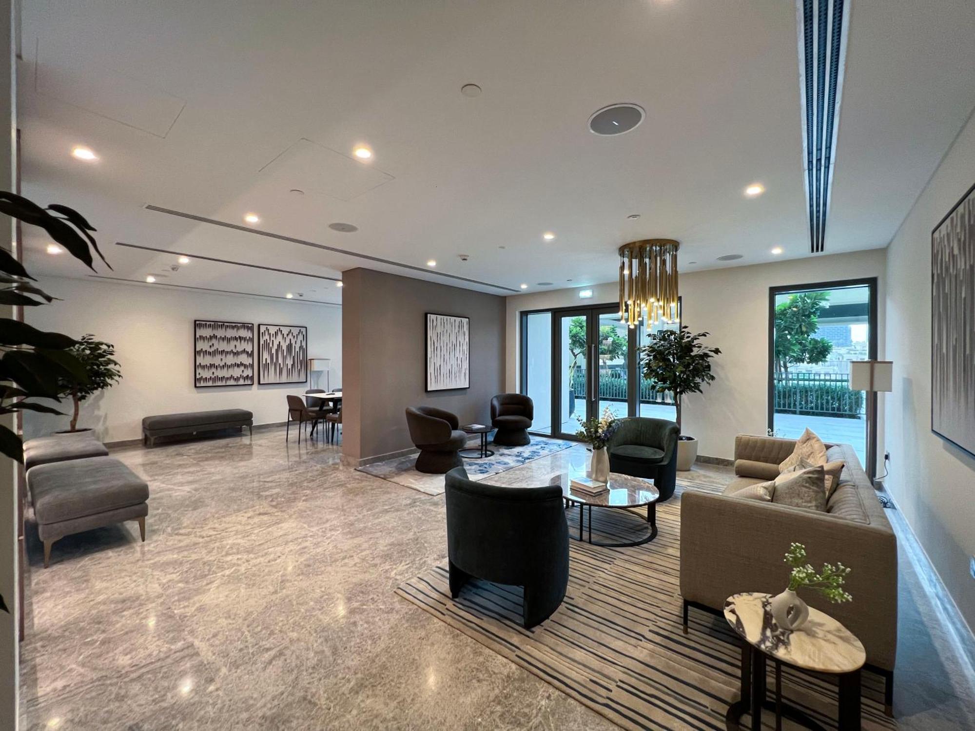 Burj Royale - Luxurious Brand New Two-bedroom In Downtown, Burj Khalifa View Pool In The Building, 5-min Walk To Mall & Fountains