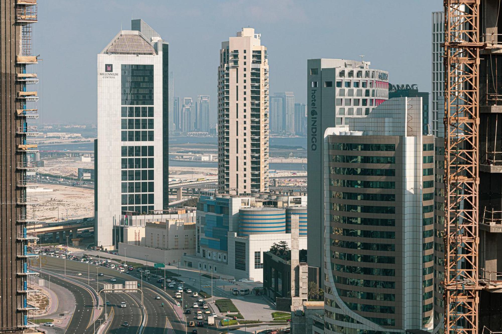 Burj Royale - Luxurious Brand New Two-bedroom In Downtown, Burj Khalifa View Pool In The Building, 5-min Walk To Mall & Fountains