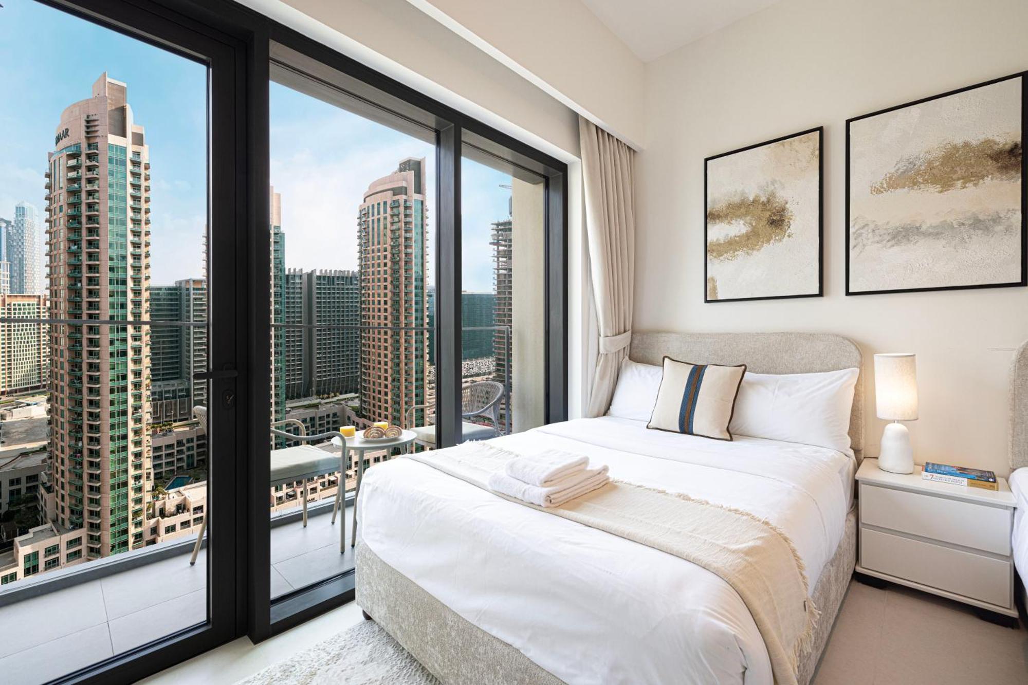 Apartment Burj Royale - Luxurious Brand New Two-bedroom In Downtown, Burj Khalifa View Pool In The Building, 5-min Walk To Mall & Fountains Dubai
