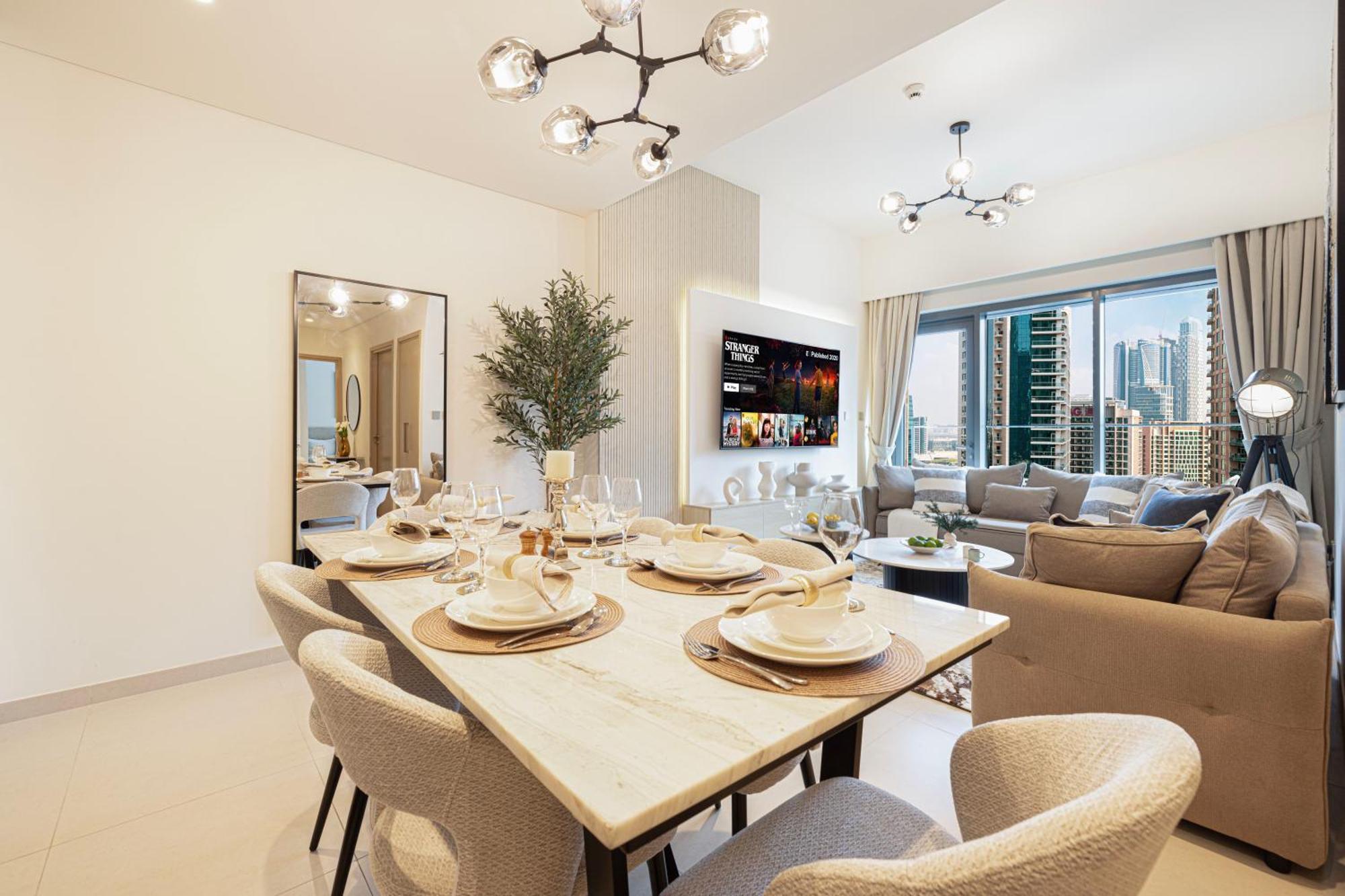 Apartment Burj Royale - Luxurious Brand New Two-bedroom In Downtown, Burj Khalifa View Pool In The Building, 5-min Walk To Mall & Fountains Dubai