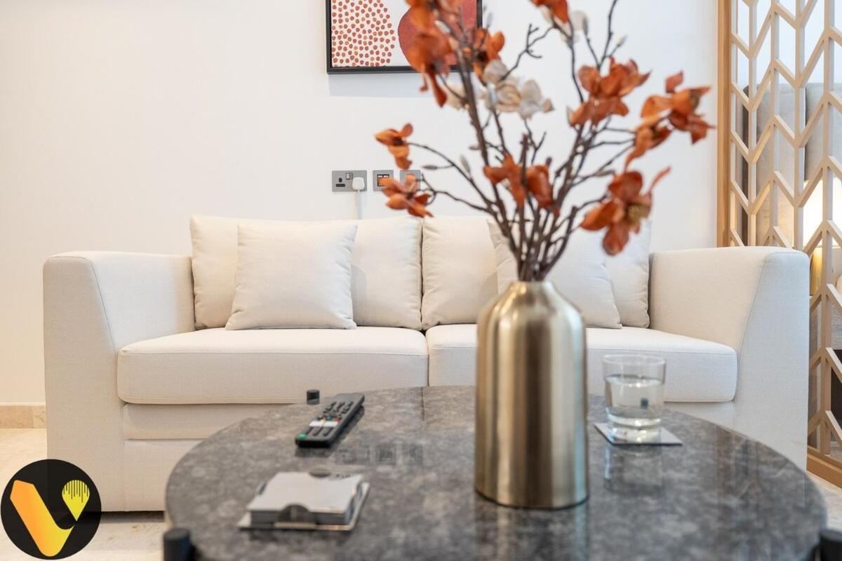 Vogue The Sterling By Omniyat With Balcony Walkable To Burj Khalifa And The Mall Apartment Dubai