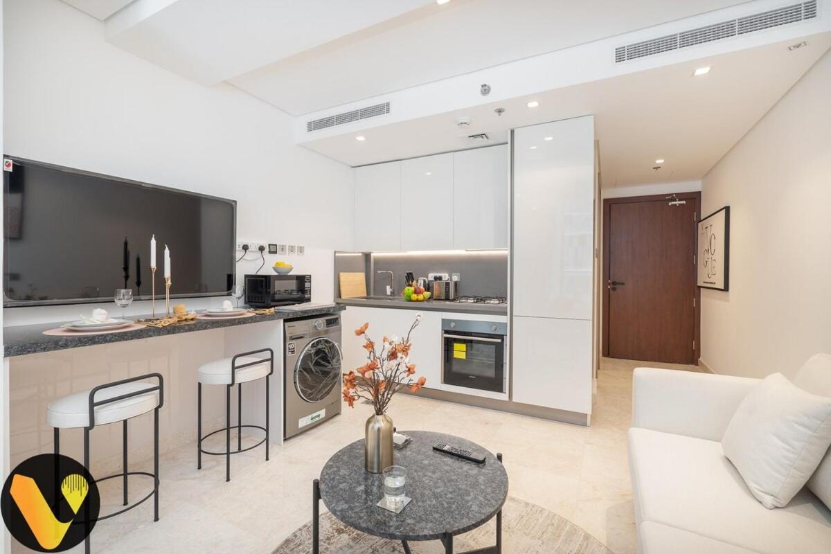 Vogue The Sterling By Omniyat With Balcony Walkable To Burj Khalifa And The Mall Dubai