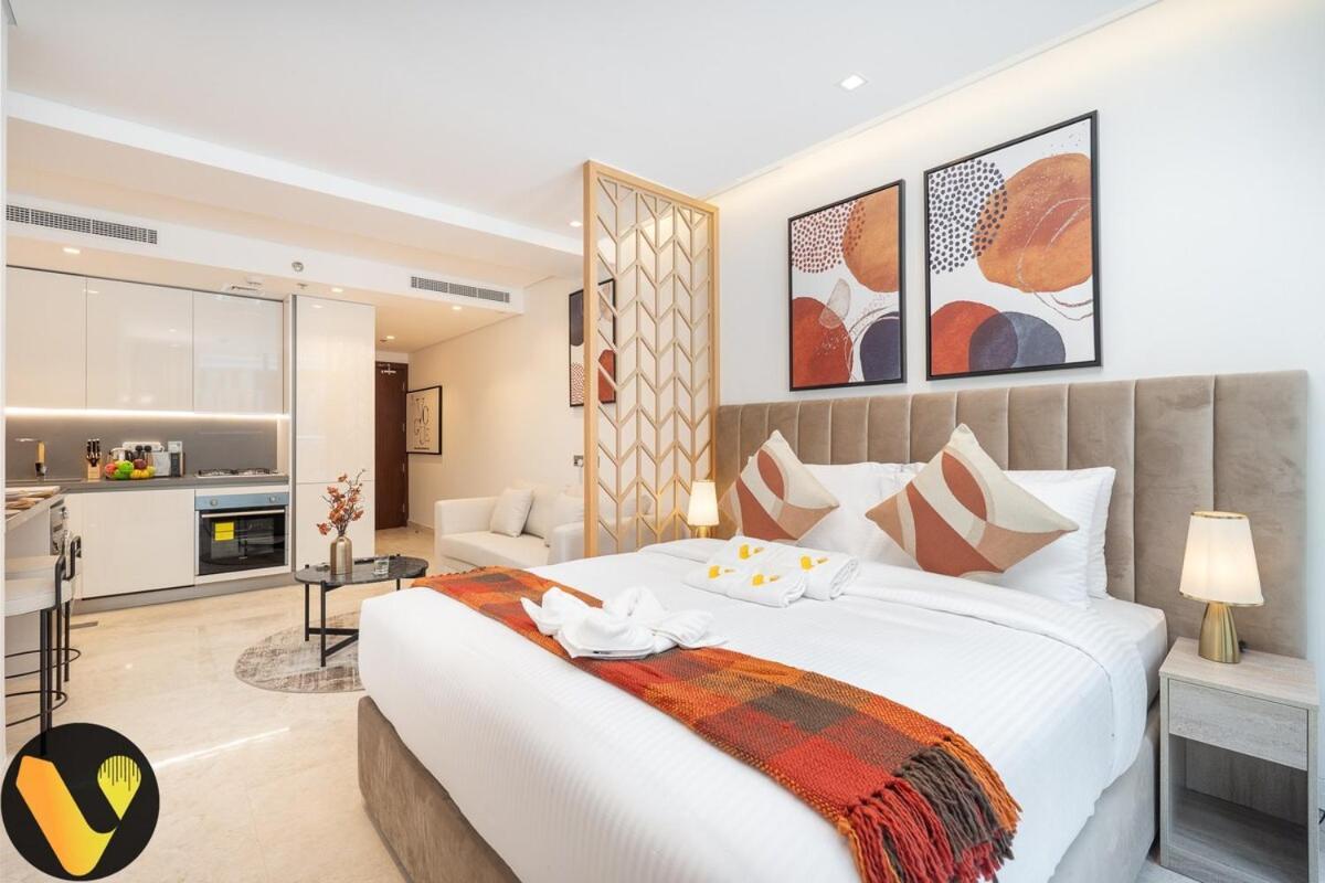 Vogue The Sterling By Omniyat With Balcony Walkable To Burj Khalifa And The Mall Apartment Dubai