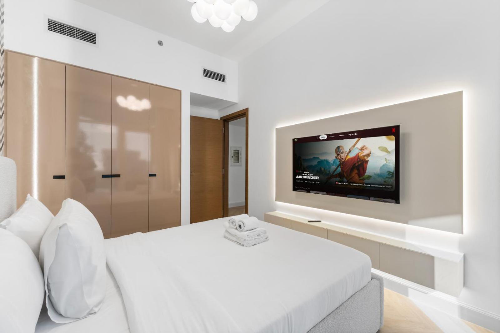Exclusive 1br Big Layout 5 Mins Form Burj Khalifa Dubai