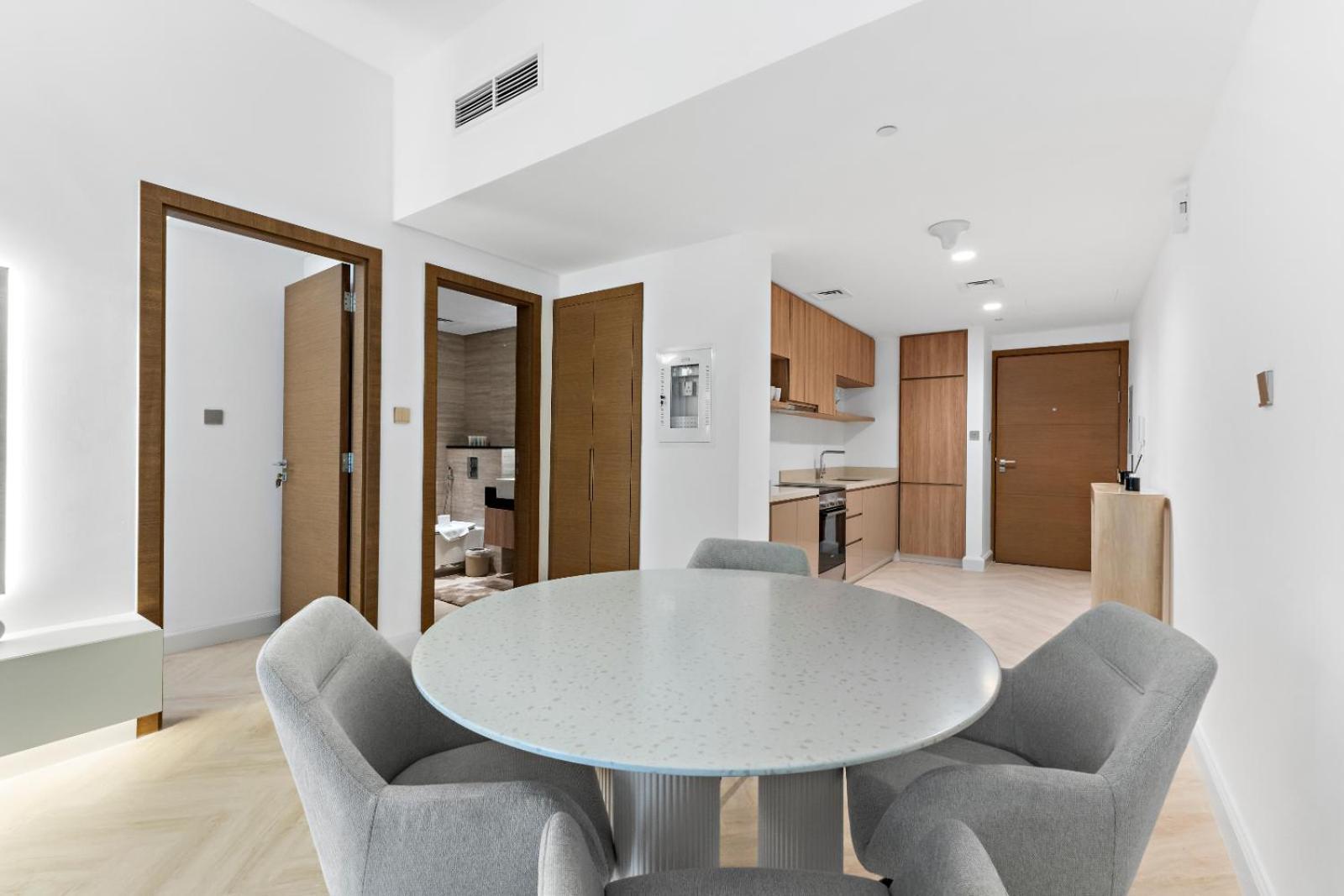 Exclusive 1br Big Layout 5 Mins Form Burj Khalifa Apartment