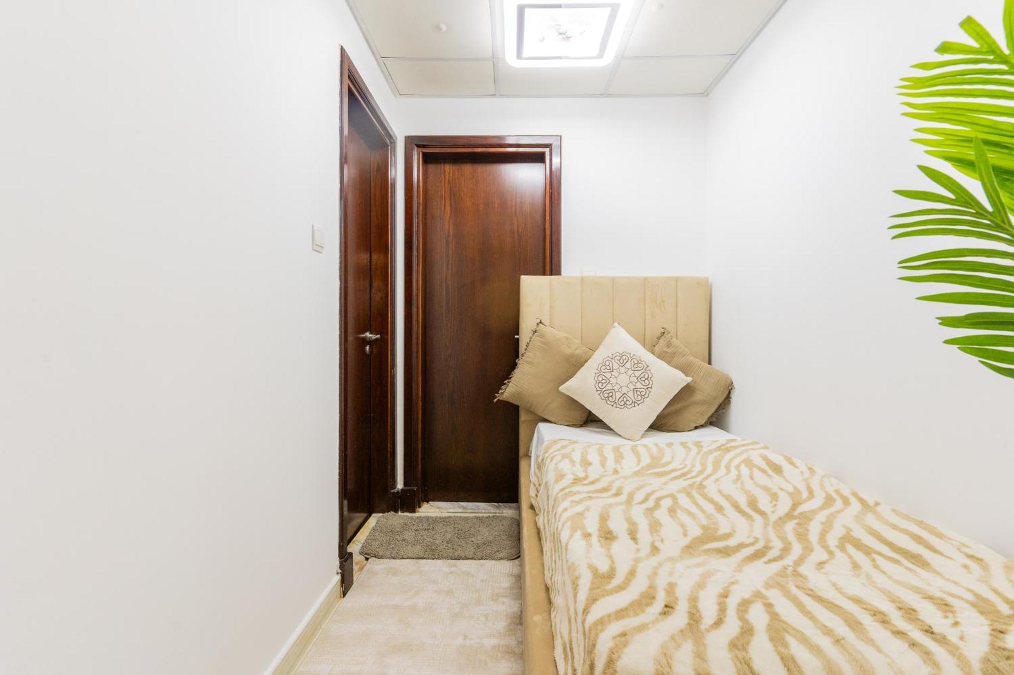 Luxury 3br With Stunning Full Marina View In * Dubai
