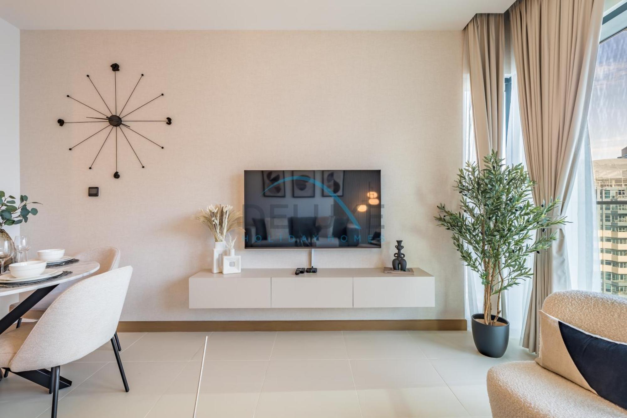 Contemporary 2br With Huge Balcony Apartment