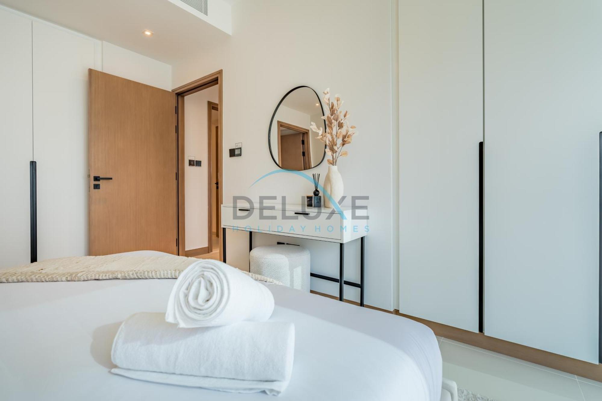 Contemporary 2br With Huge Balcony