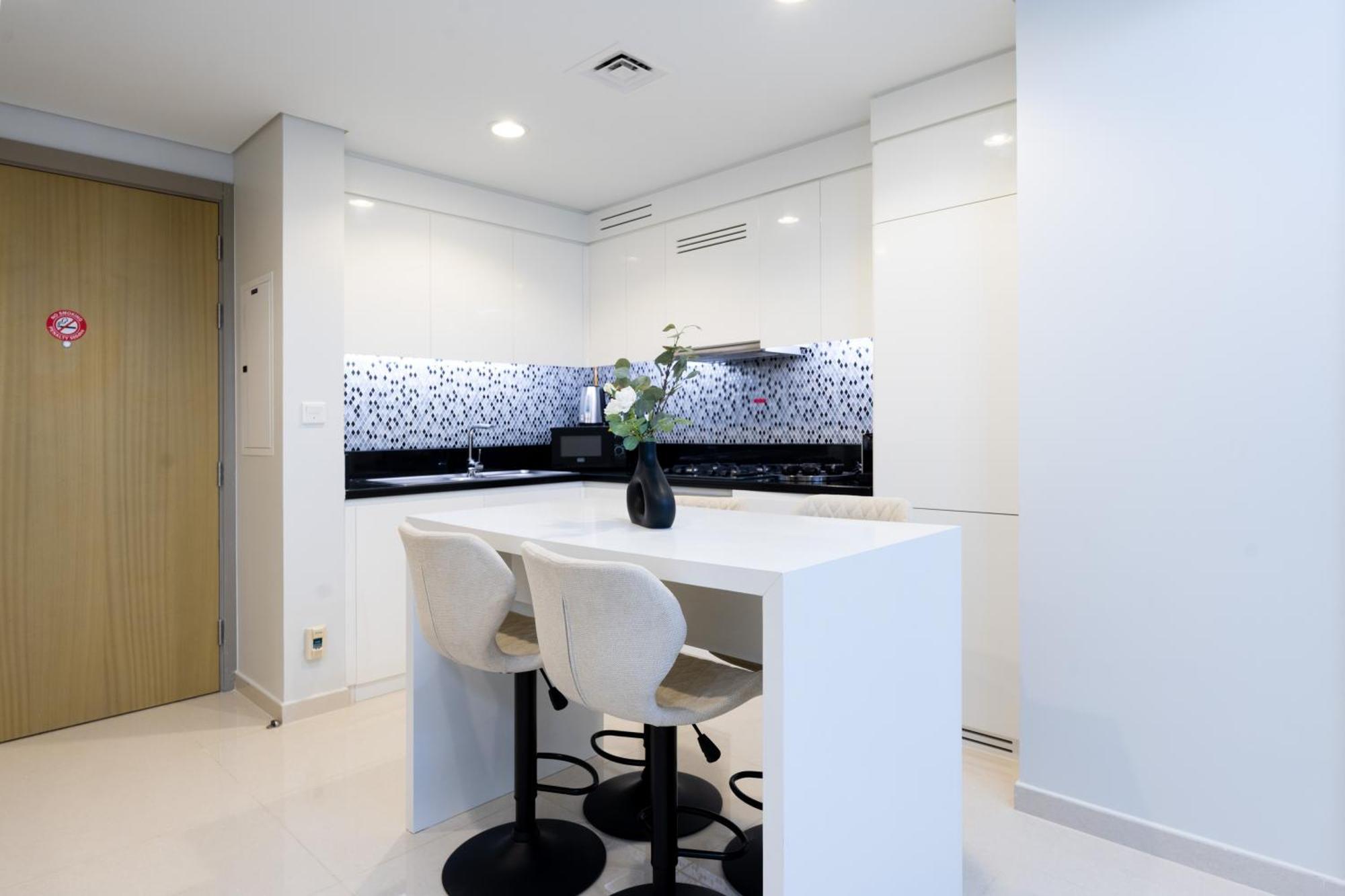 Keyrock Living - Elevated Luxury In Business Bay Apartment