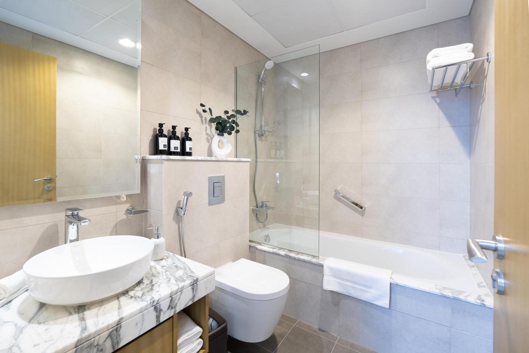 Keyrock Living - Elevated Luxury In Business Bay Apartment *