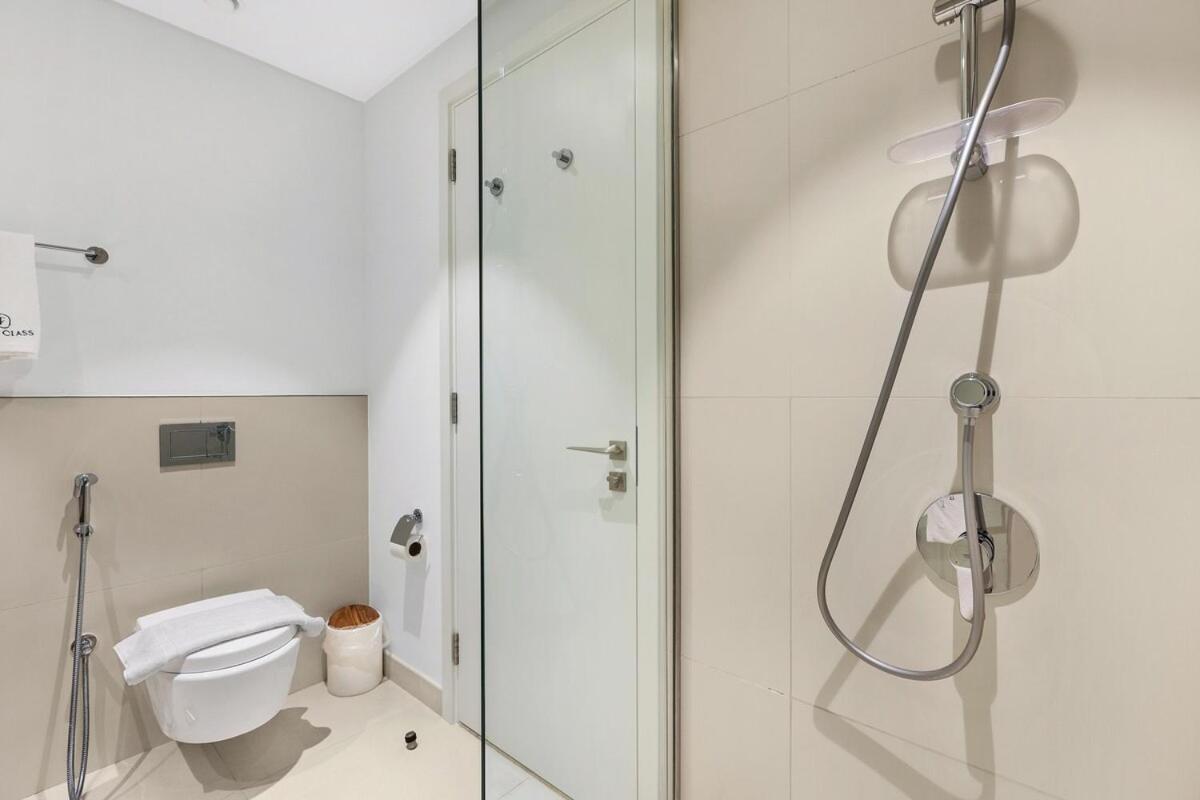 First Class 2br Panoramic Creek Views Apartment Dubai