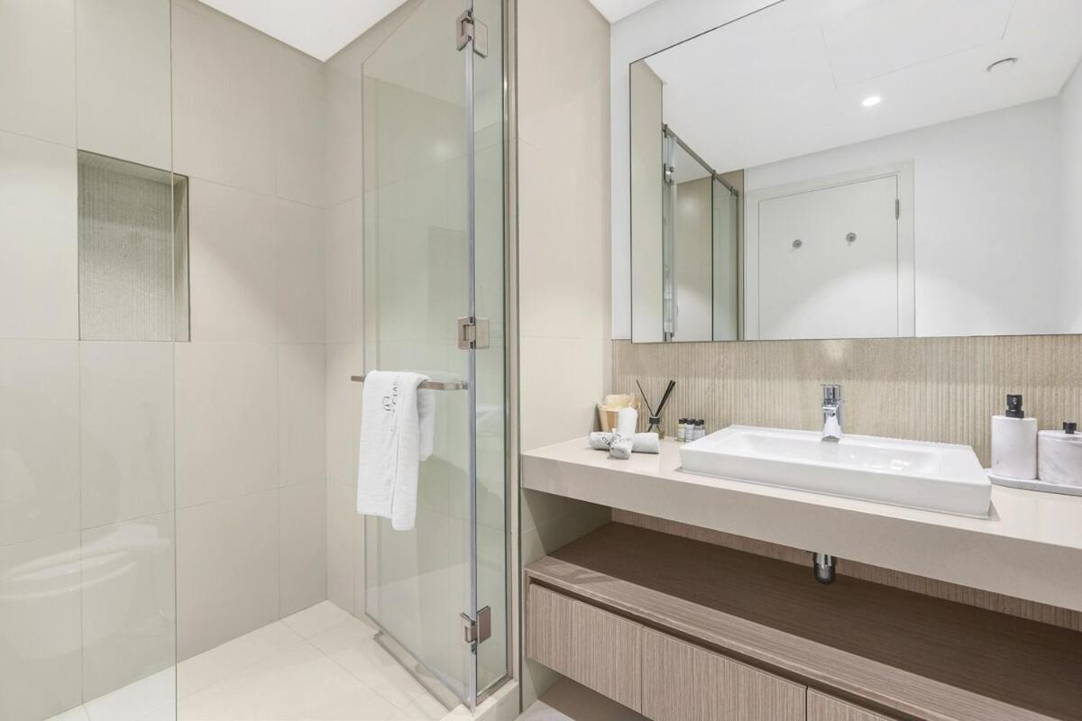 First Class 2br Panoramic Creek Views