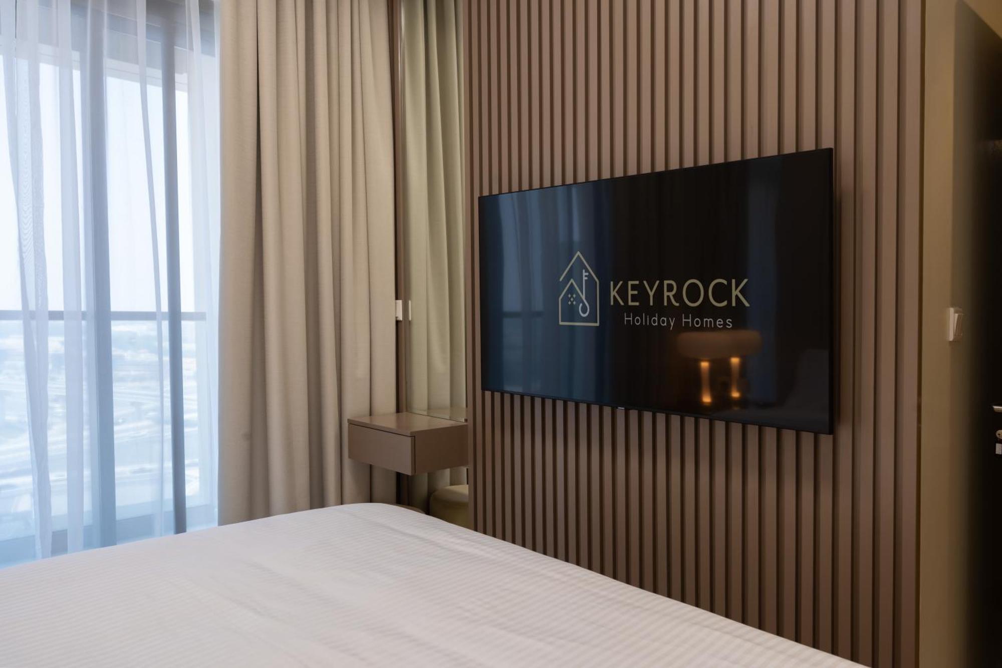 Luxury At Aykon Tower - Views