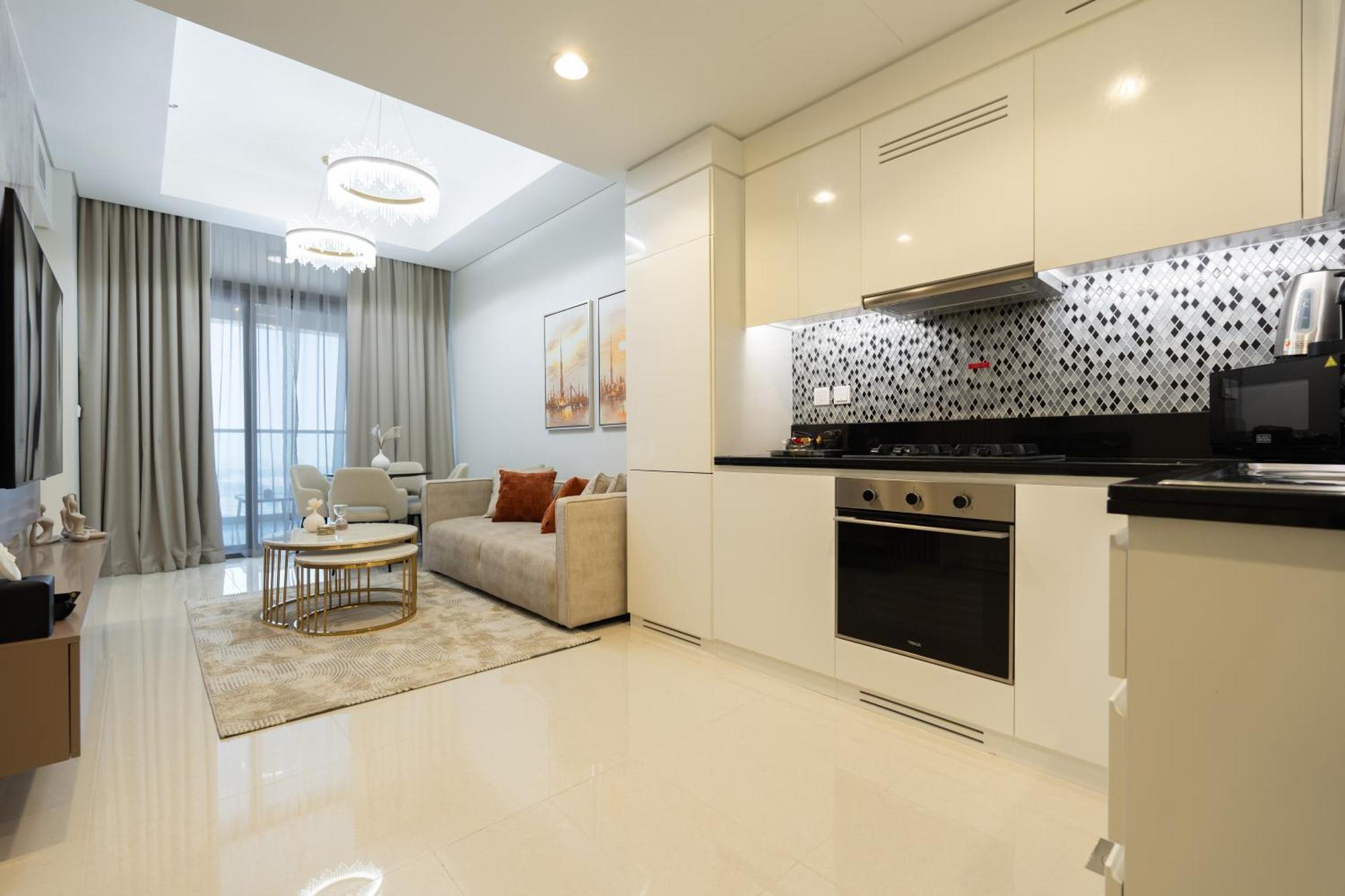 Luxury At Aykon Tower - Views Apartment