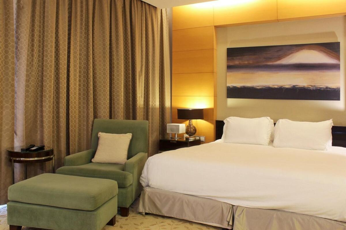 Emaar Residence-fashion Avenue- Spacious For Monthly *
