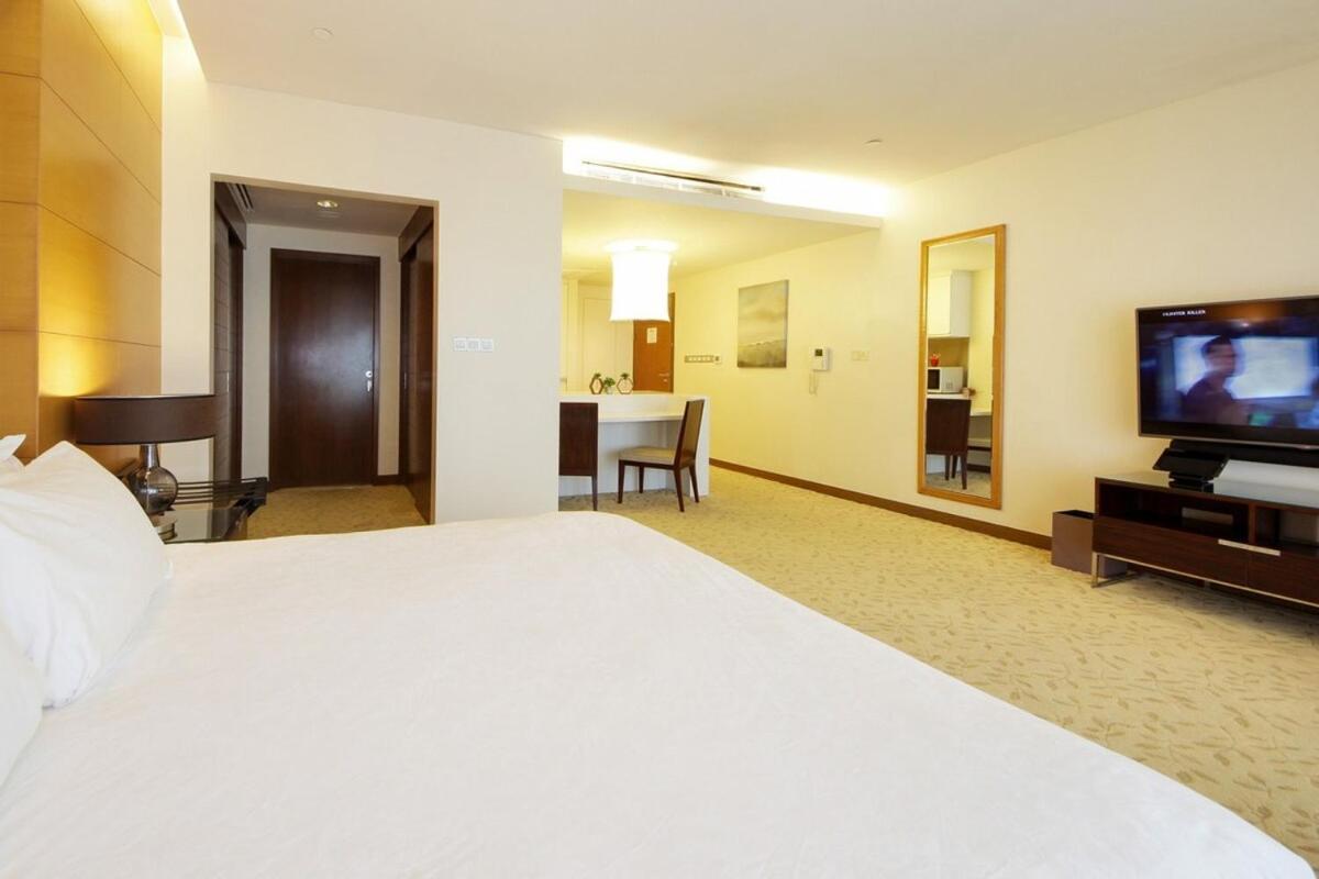 Emaar Residence-fashion Avenue- Spacious For Monthly Apartment *