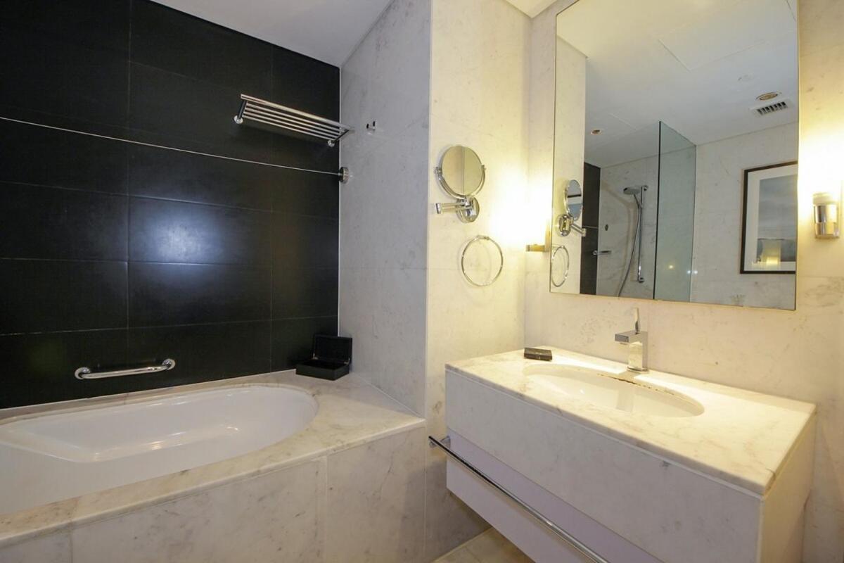 Emaar Residence-fashion Avenue- Spacious For Monthly