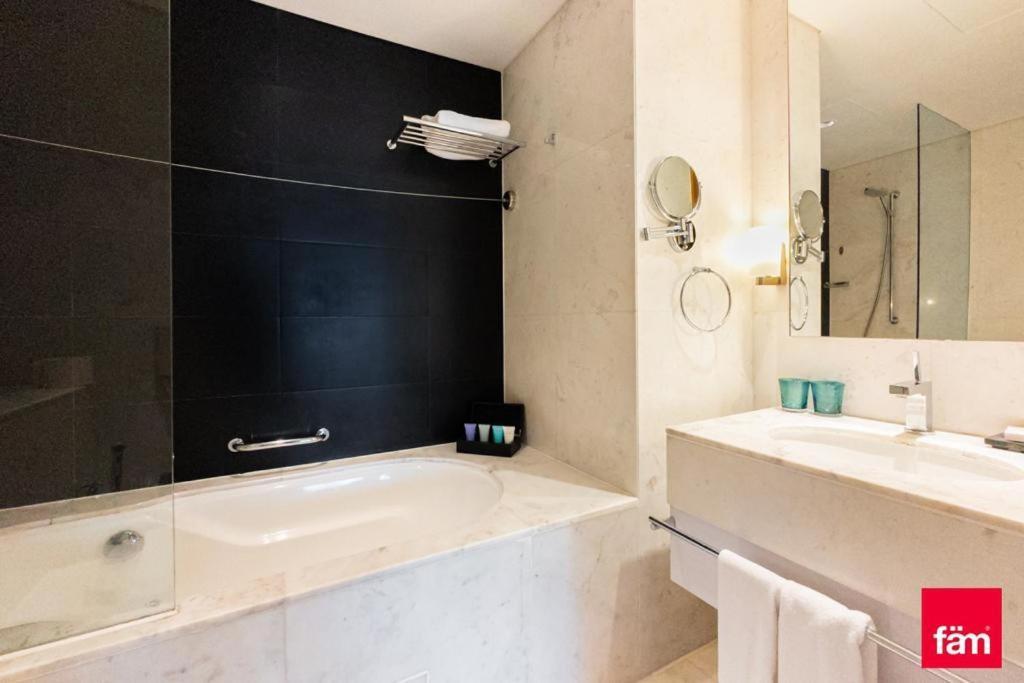 Emaar Residence-fashion Avenue- Spacious For Monthly Dubai