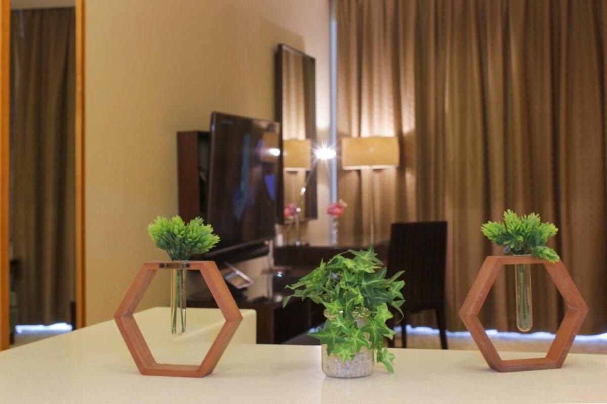 Emaar Residence-fashion Avenue- Spacious For Monthly Apartment *