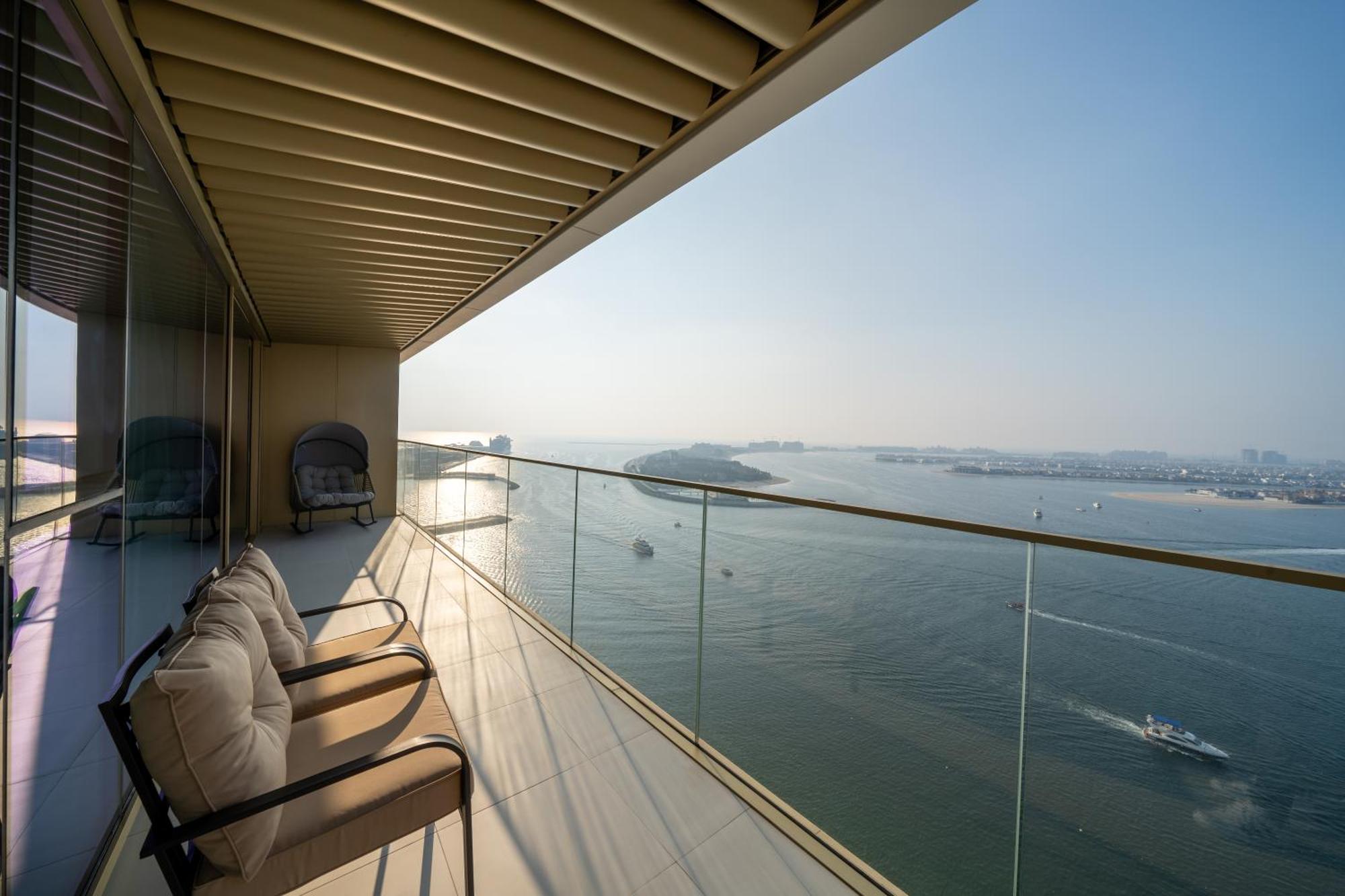 Homes & Beyond I Pristine 2br With Waterfront View * Dubai