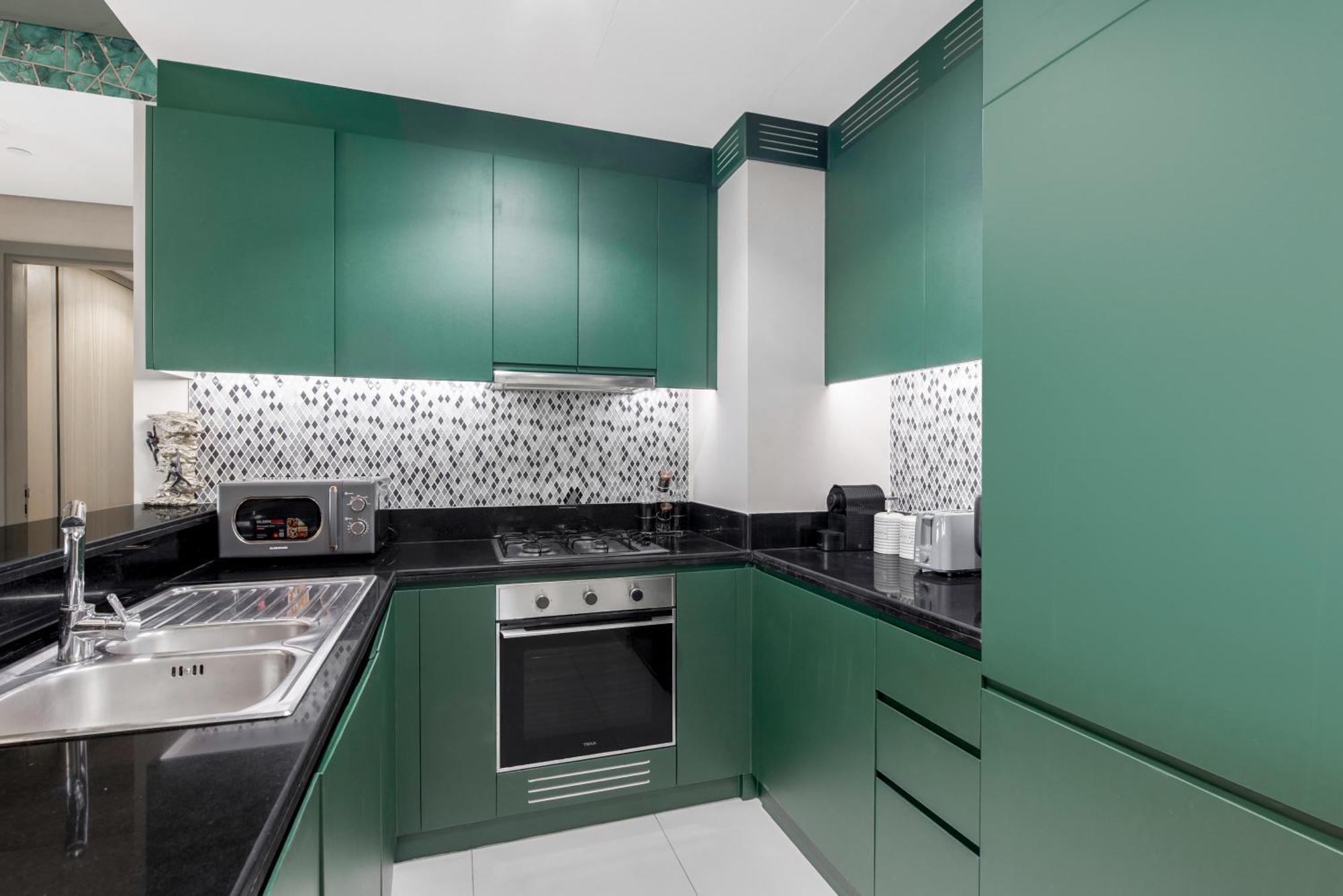 Sky Pool Gem With Iconic Burj Khalifa Views 3br In Paramount Midtown *
