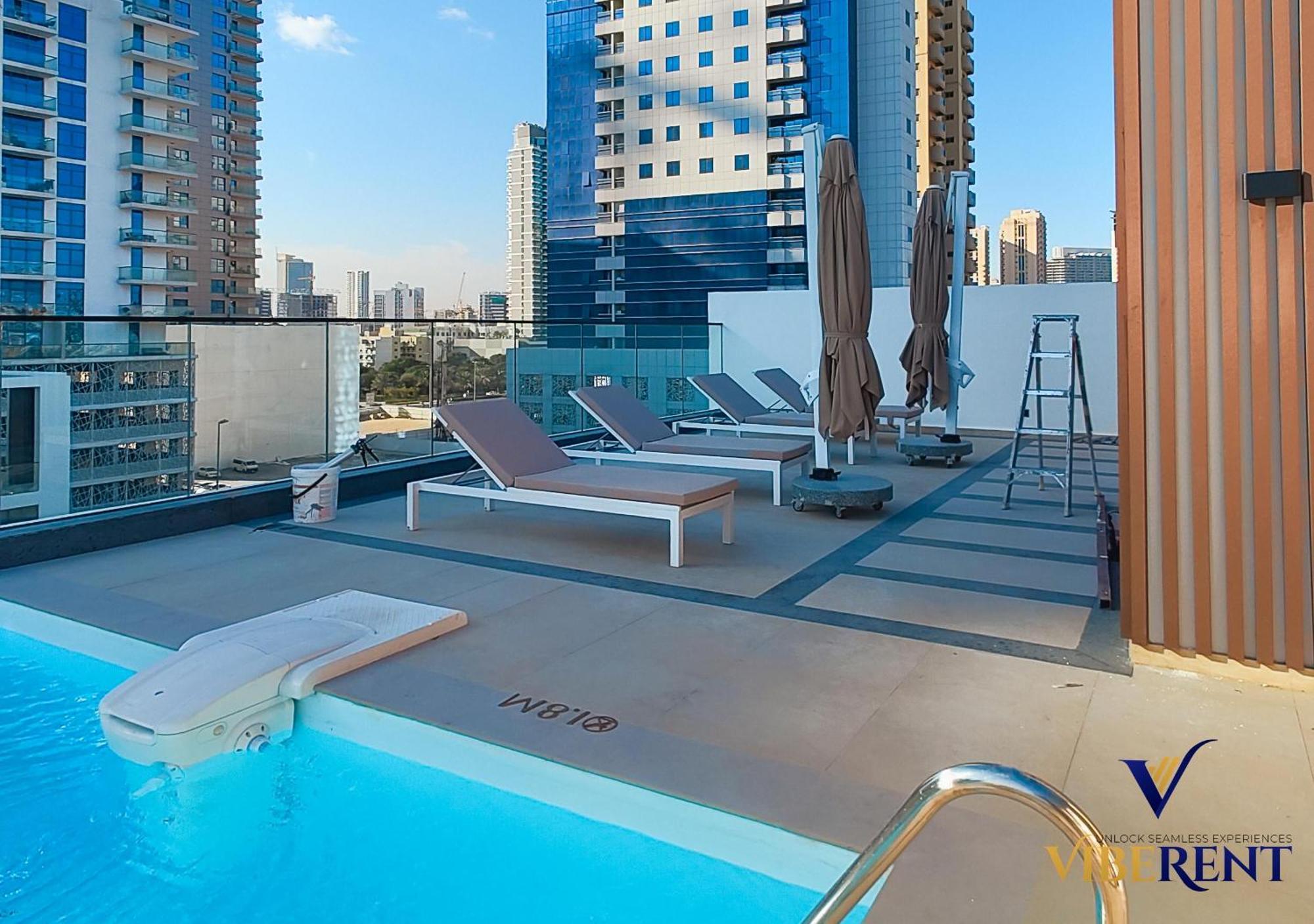 1-br Binghatti Rooftop Pool, Gym Dubai