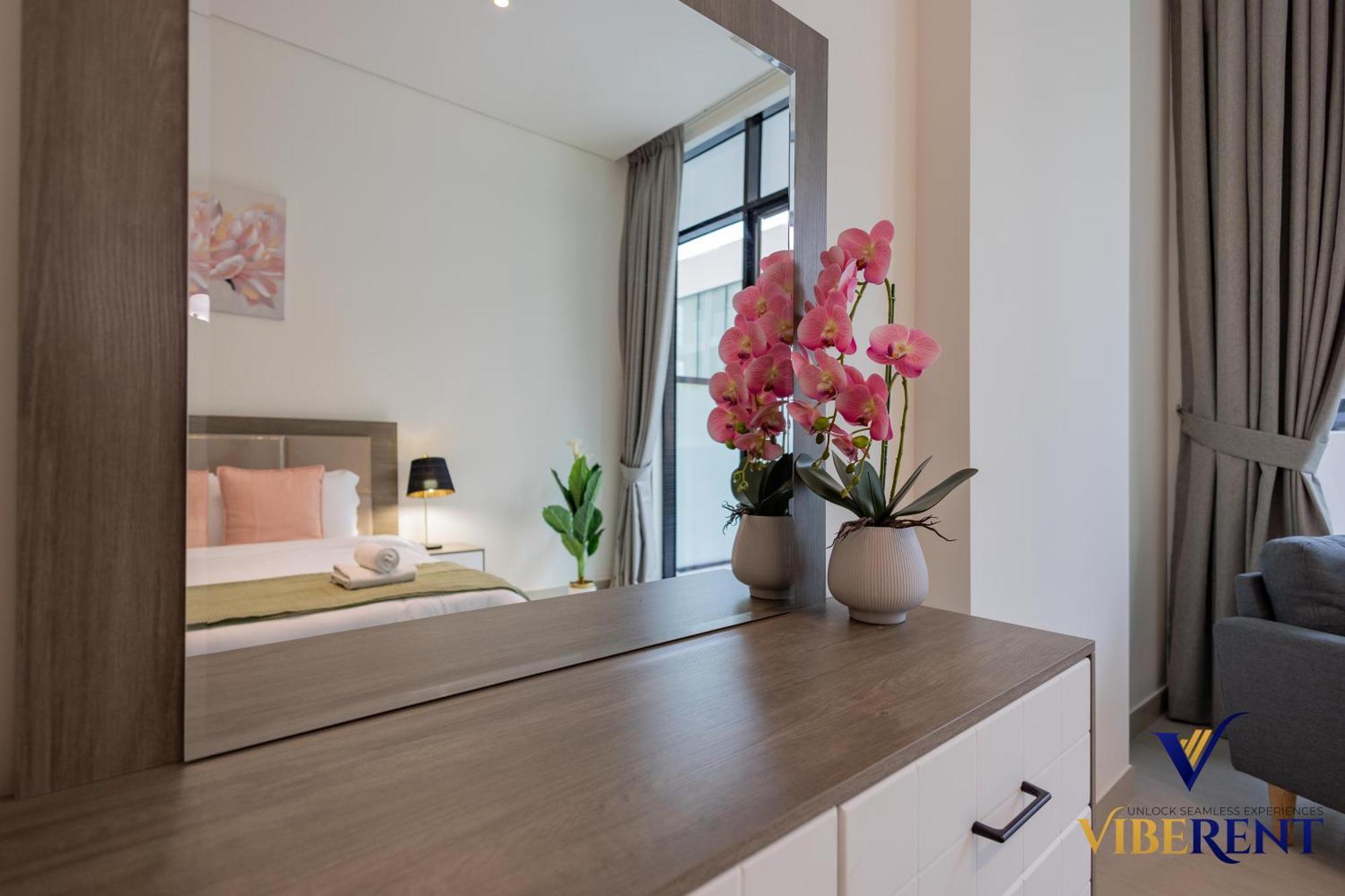 1-br Binghatti Rooftop Pool, Gym * Dubai