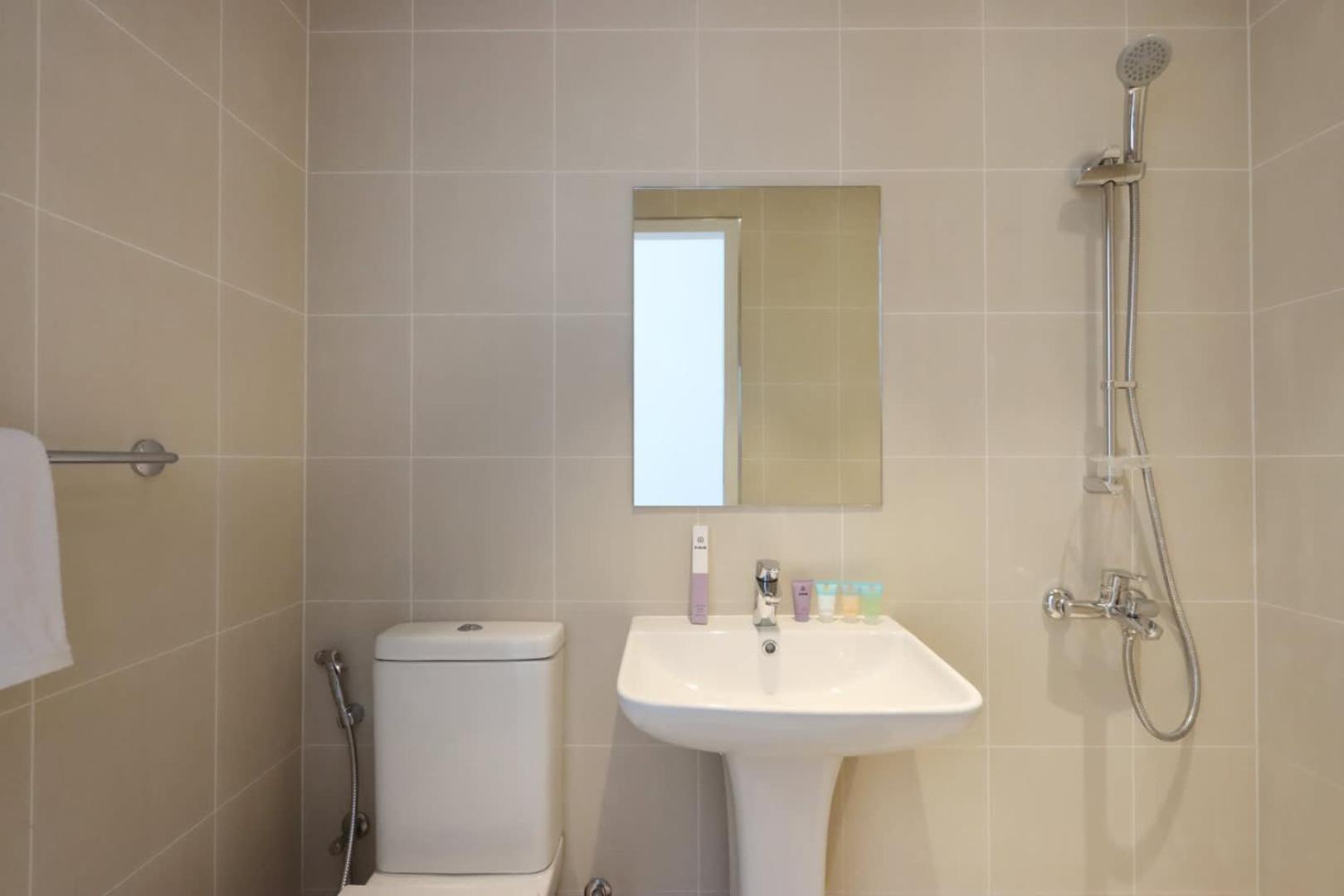 Livbnb-ain Panorama Radiant 3br Haven With Maid's Apartment *