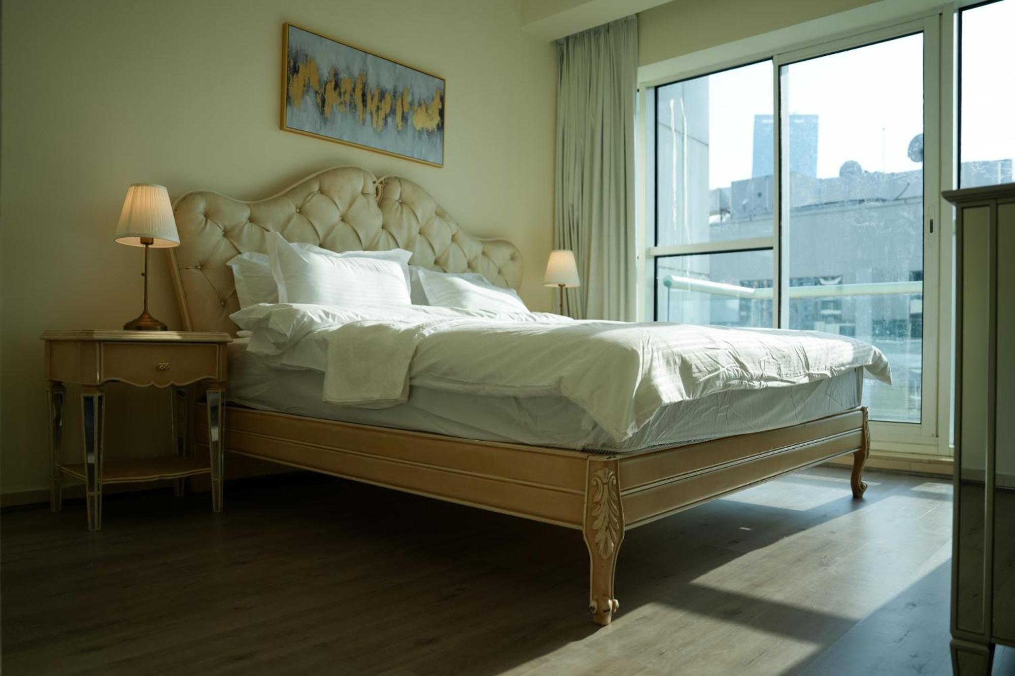 Mayfair Residency 1, 2-bed With Canal View Apartment