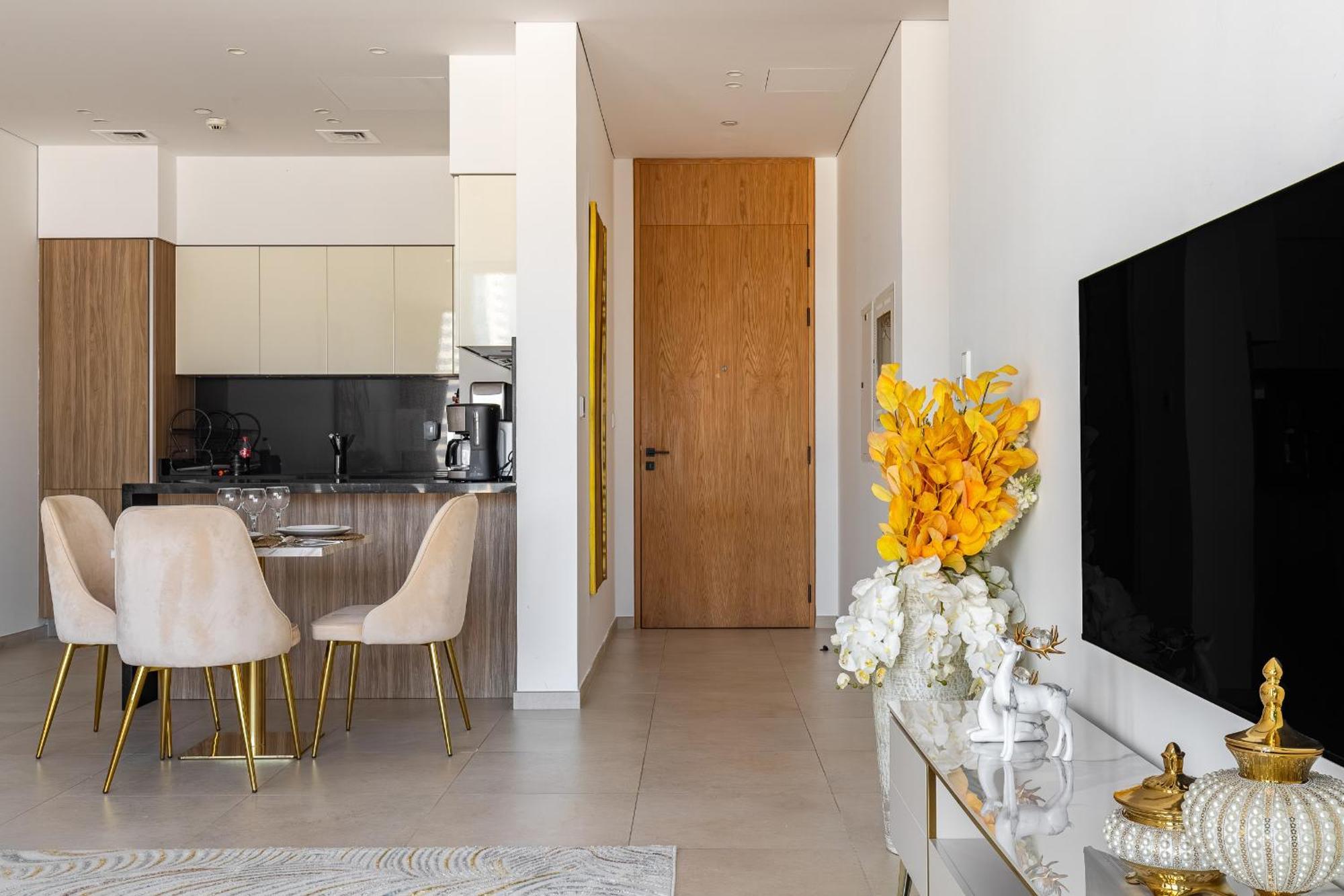Modern 1br In The Heart Of By Simply Comfort